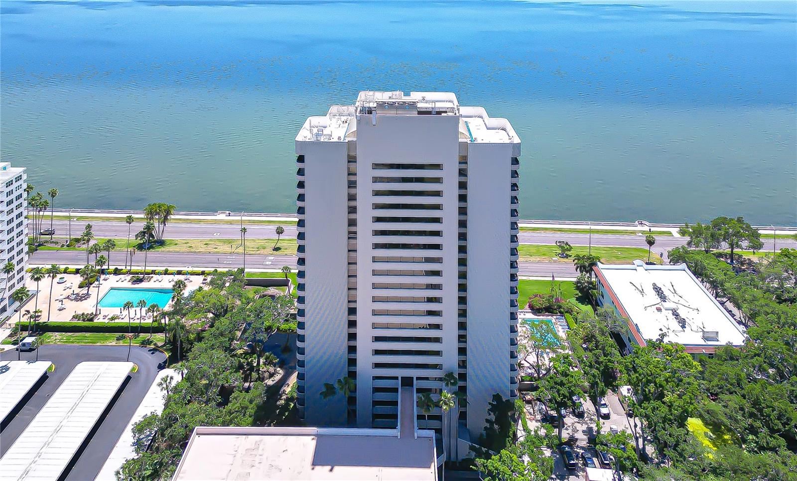 Image 21 of 40 For 2413 Bayshore Boulevard 1003