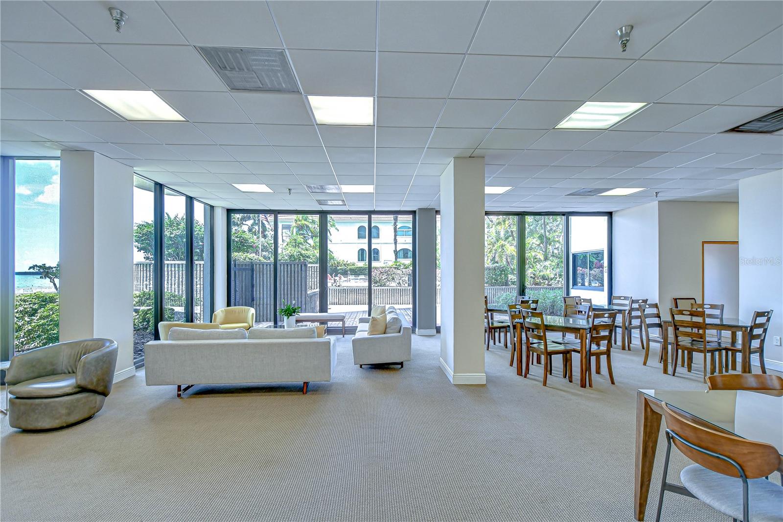 Image 32 of 40 For 2413 Bayshore Boulevard 1003