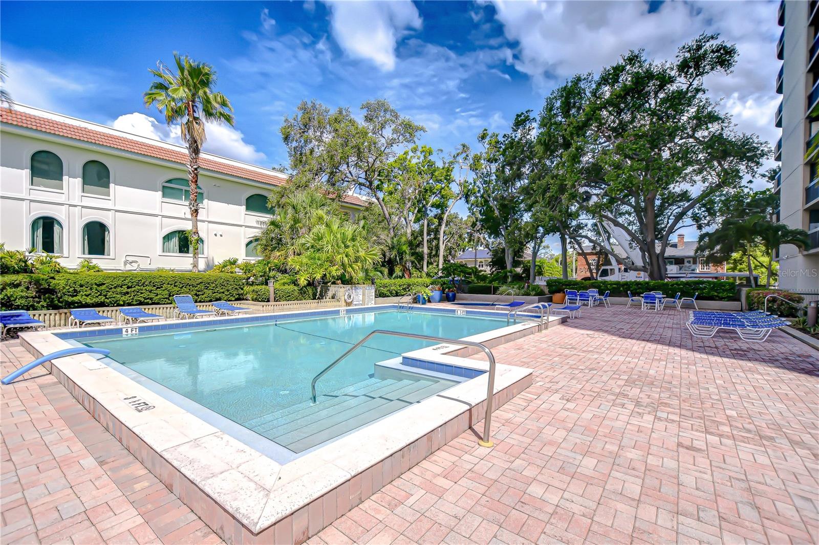 Image 36 of 40 For 2413 Bayshore Boulevard 1003