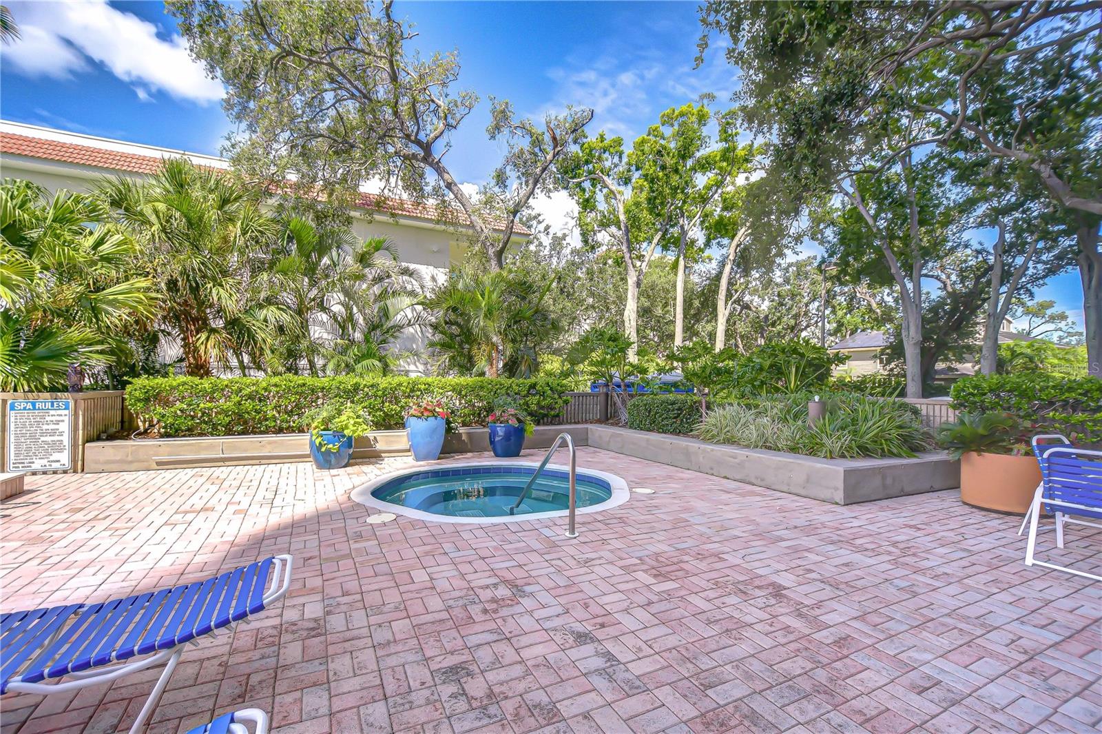 Image 38 of 40 For 2413 Bayshore Boulevard 1003