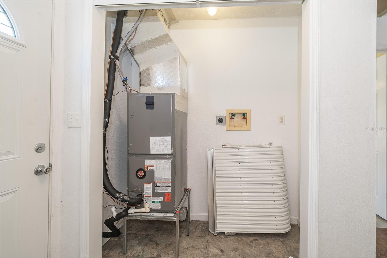 Image 23 of 28 For 16172 Chancas Street