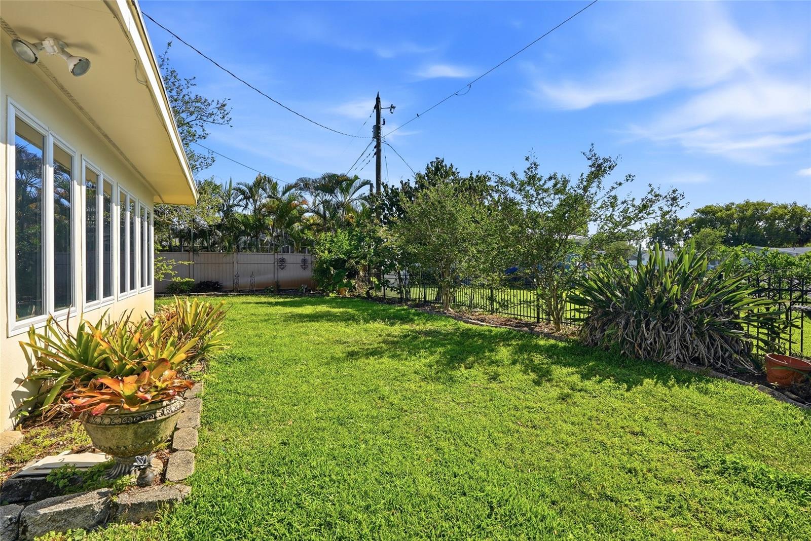 Image 34 of 46 For 962 Corvette Drive