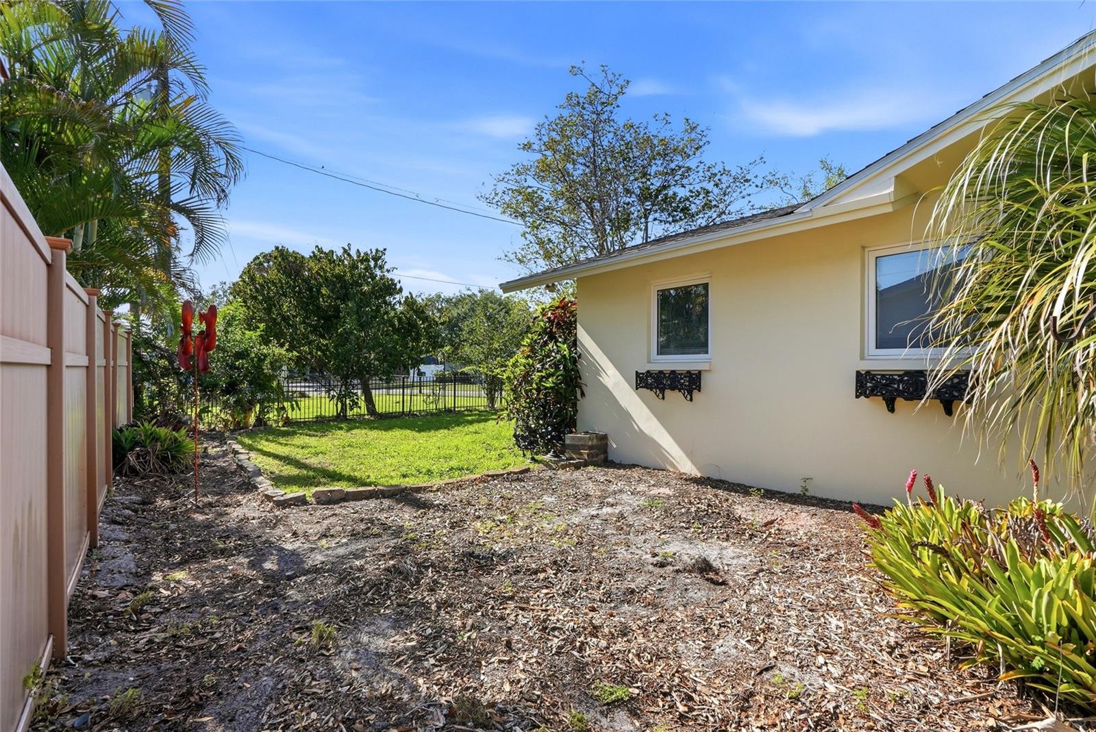 Image 36 of 46 For 962 Corvette Drive