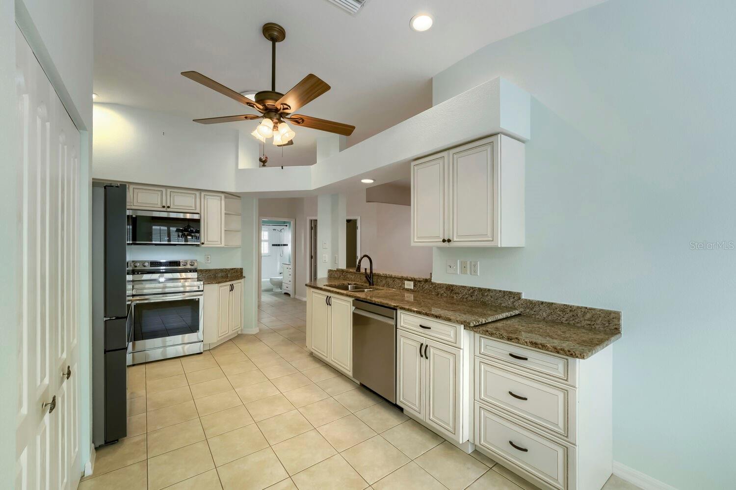 Image 11 of 27 For 11337 Clear Oak Cir