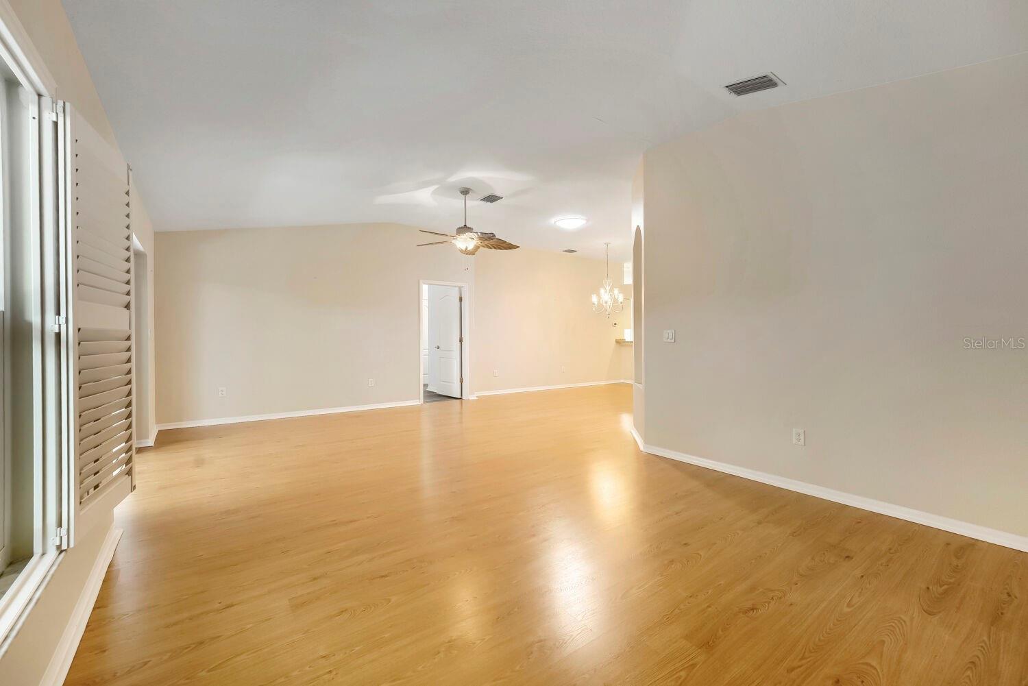 Image 12 of 27 For 11337 Clear Oak Cir