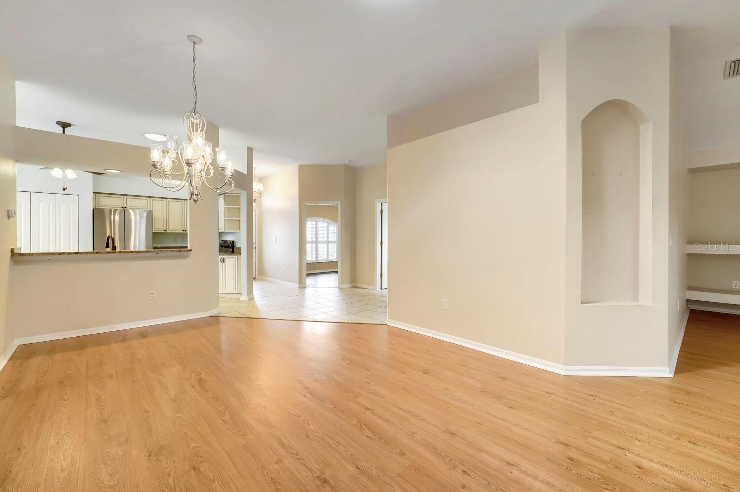 Image 16 of 27 For 11337 Clear Oak Cir