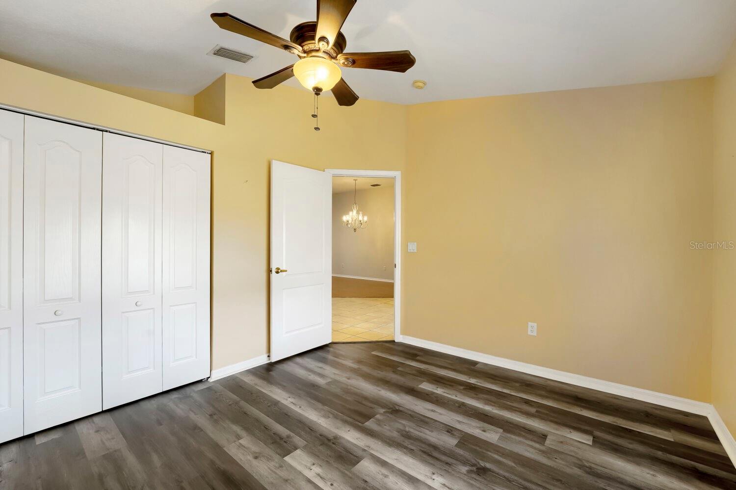 Image 17 of 27 For 11337 Clear Oak Cir