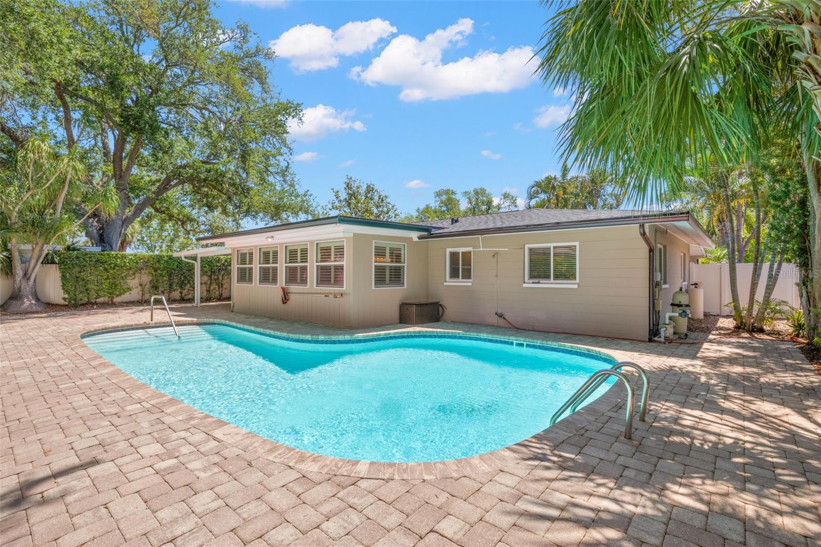 Image 22 of 36 For 4276 14th Lane Ne