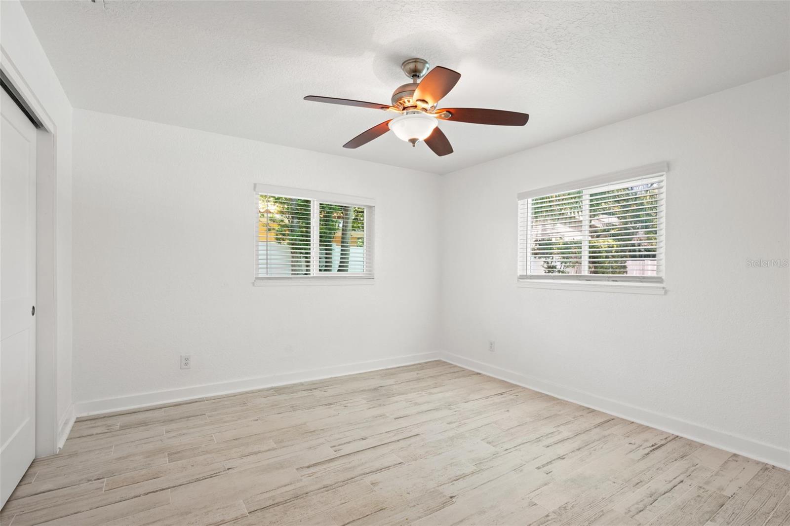 Image 31 of 36 For 4276 14th Lane Ne