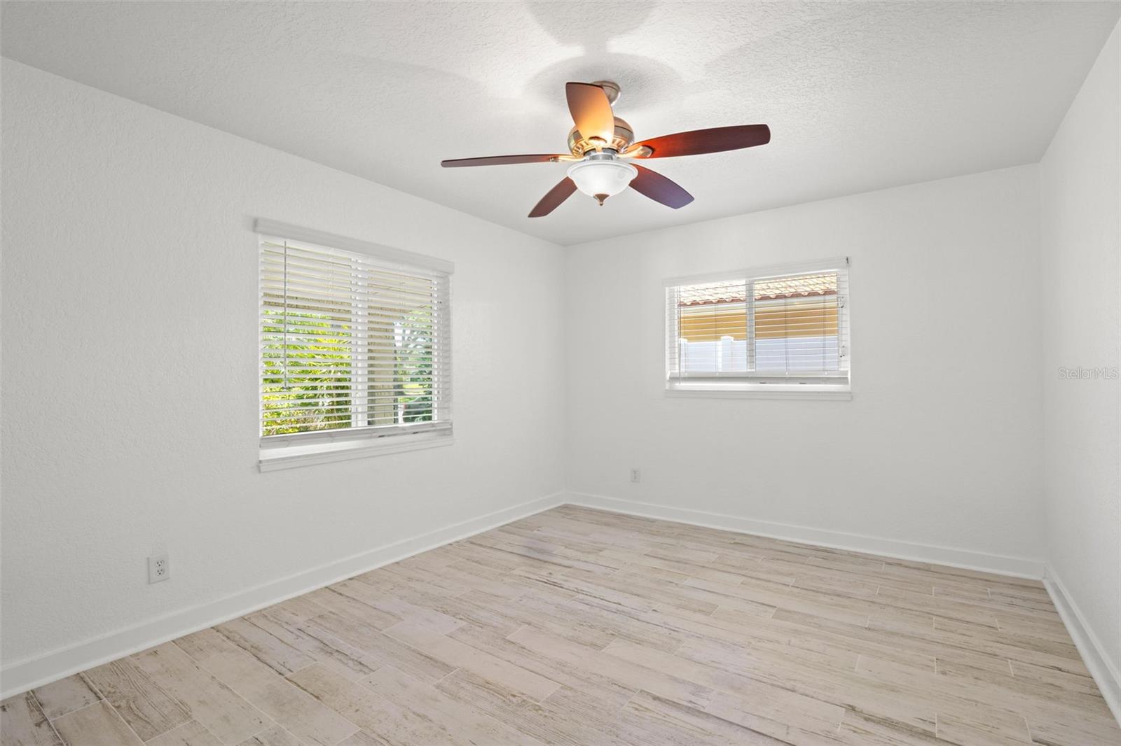 Image 33 of 36 For 4276 14th Lane Ne