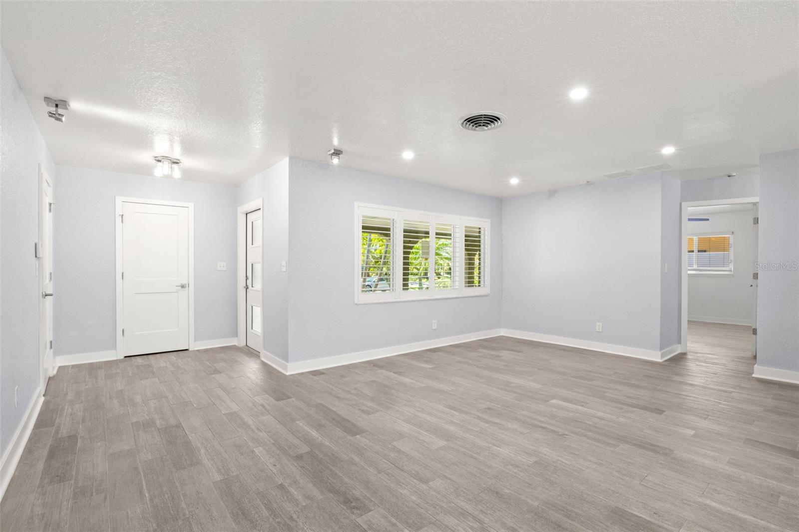 Image 8 of 36 For 4276 14th Lane Ne