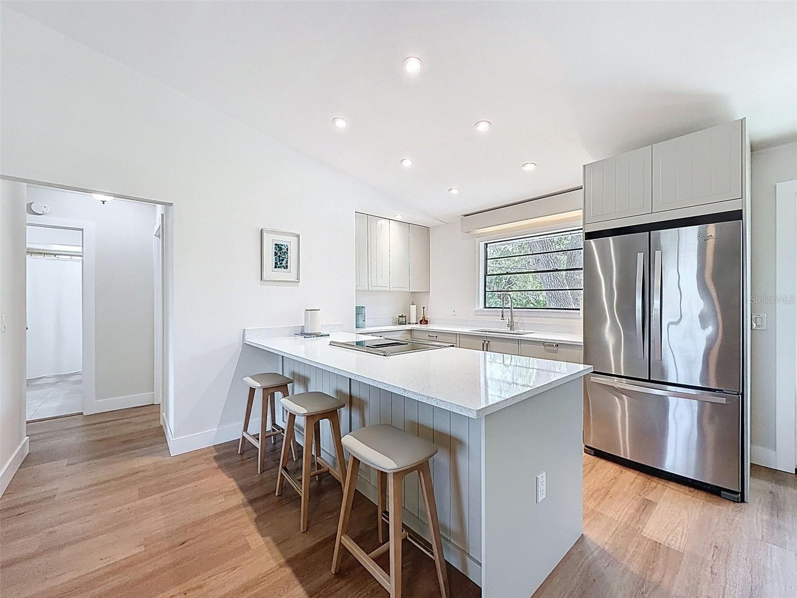 Image 12 of 29 For 1899 Shore Acres Boulevard Ne