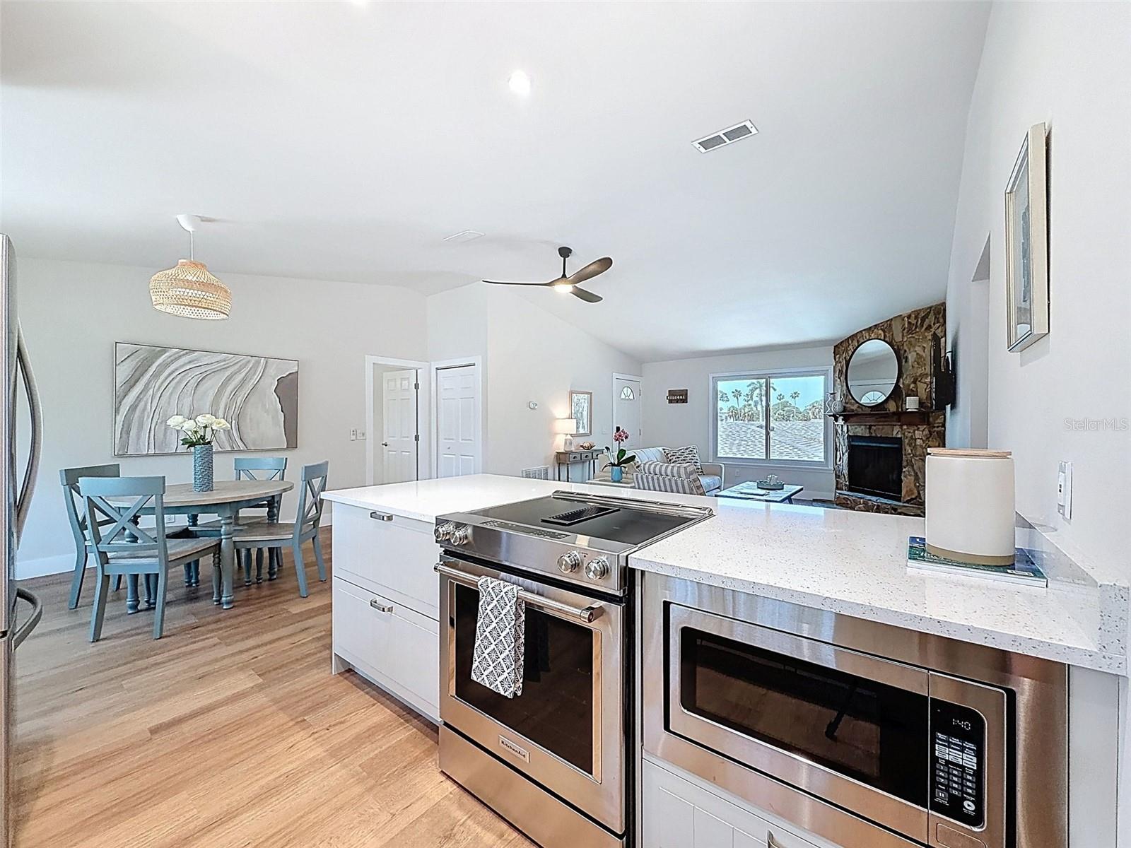 Image 15 of 29 For 1899 Shore Acres Boulevard Ne