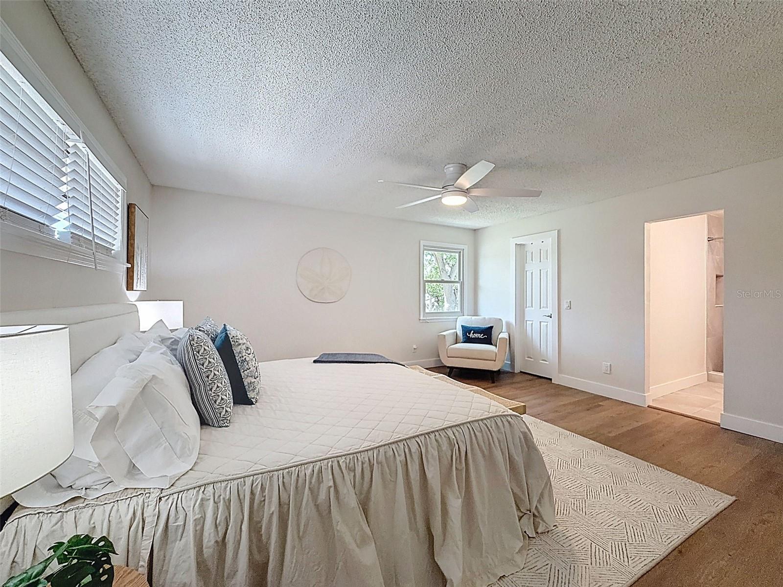 Image 16 of 29 For 1899 Shore Acres Boulevard Ne