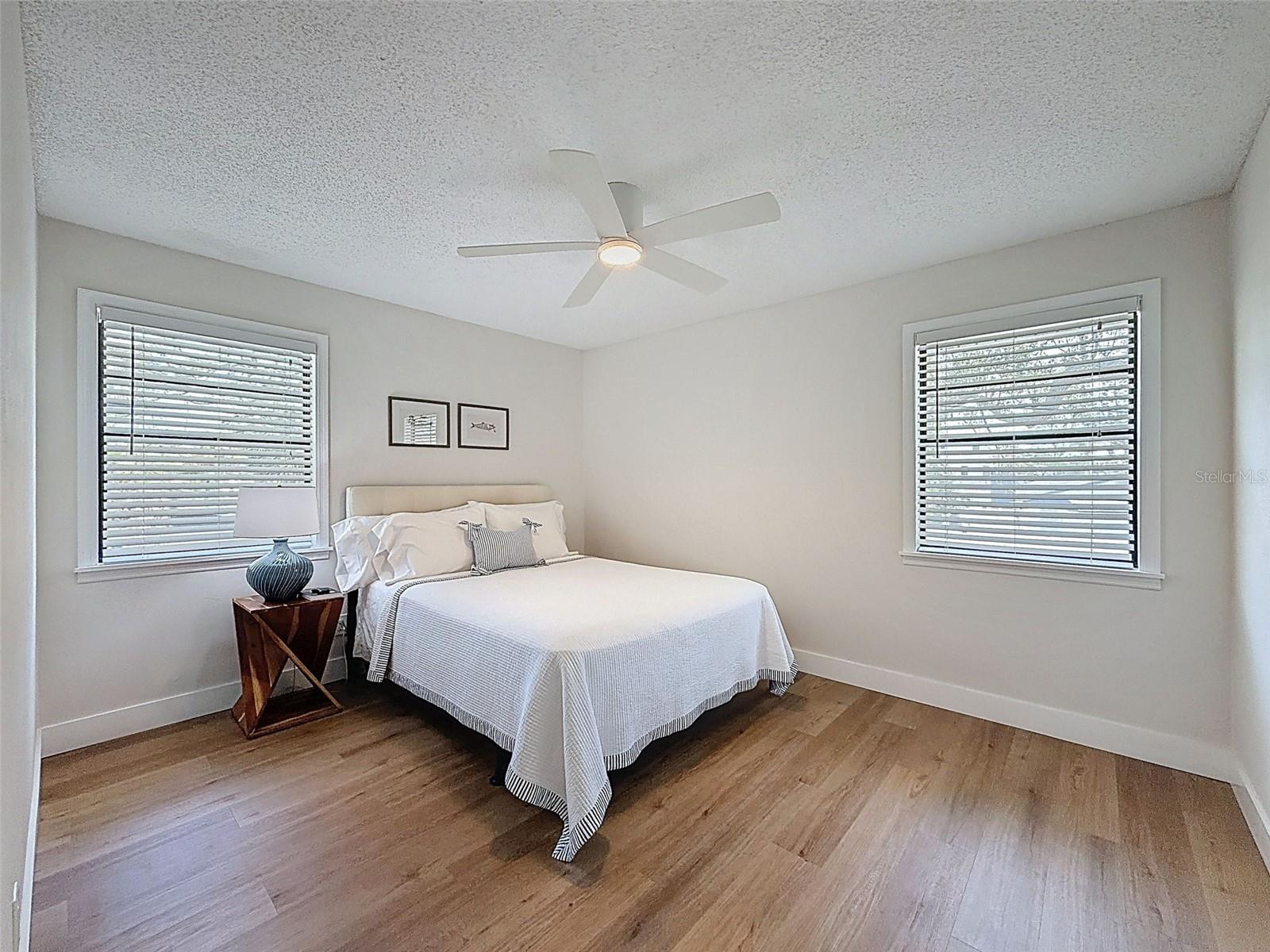 Image 18 of 29 For 1899 Shore Acres Boulevard Ne