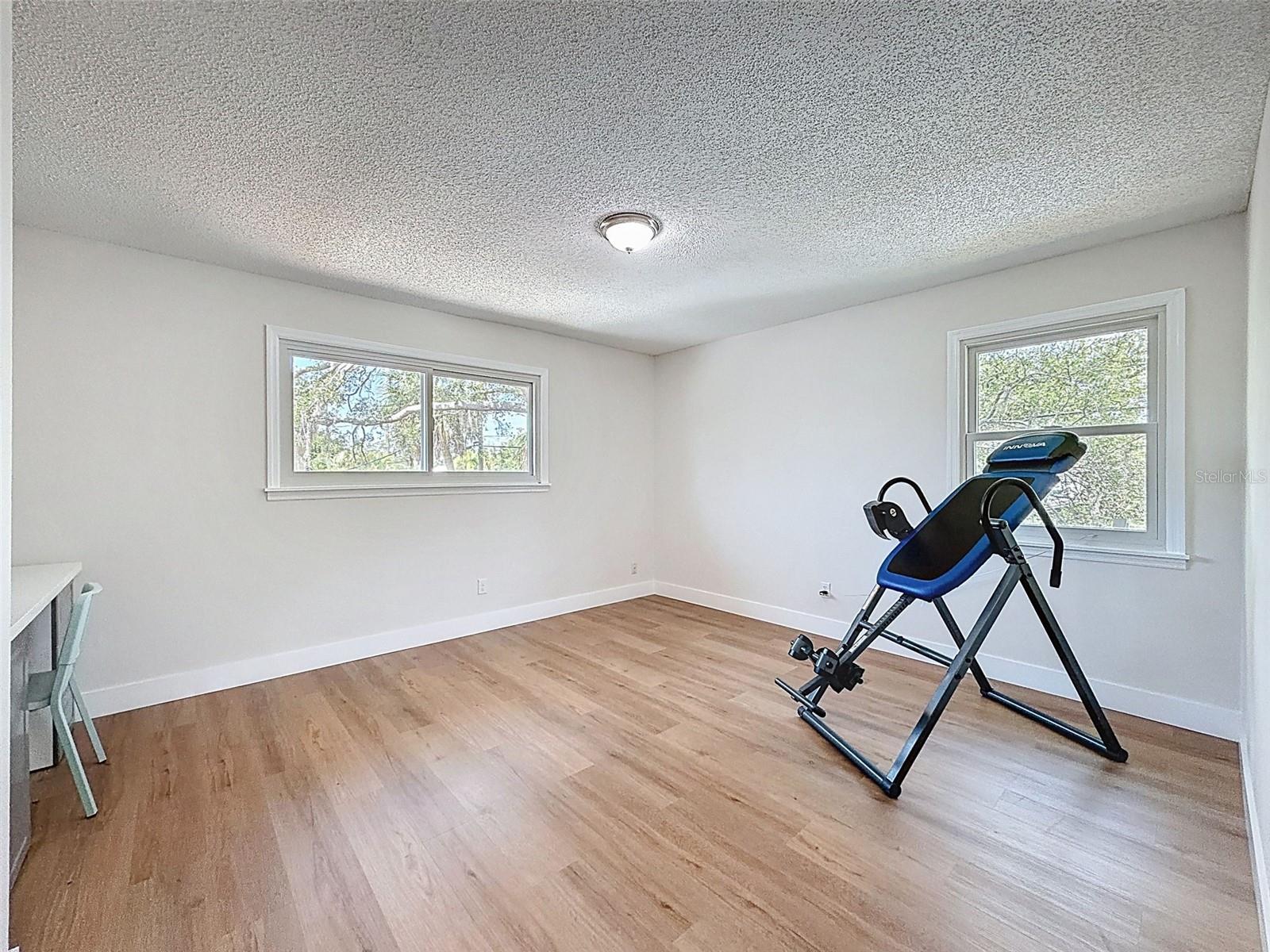 Image 20 of 29 For 1899 Shore Acres Boulevard Ne