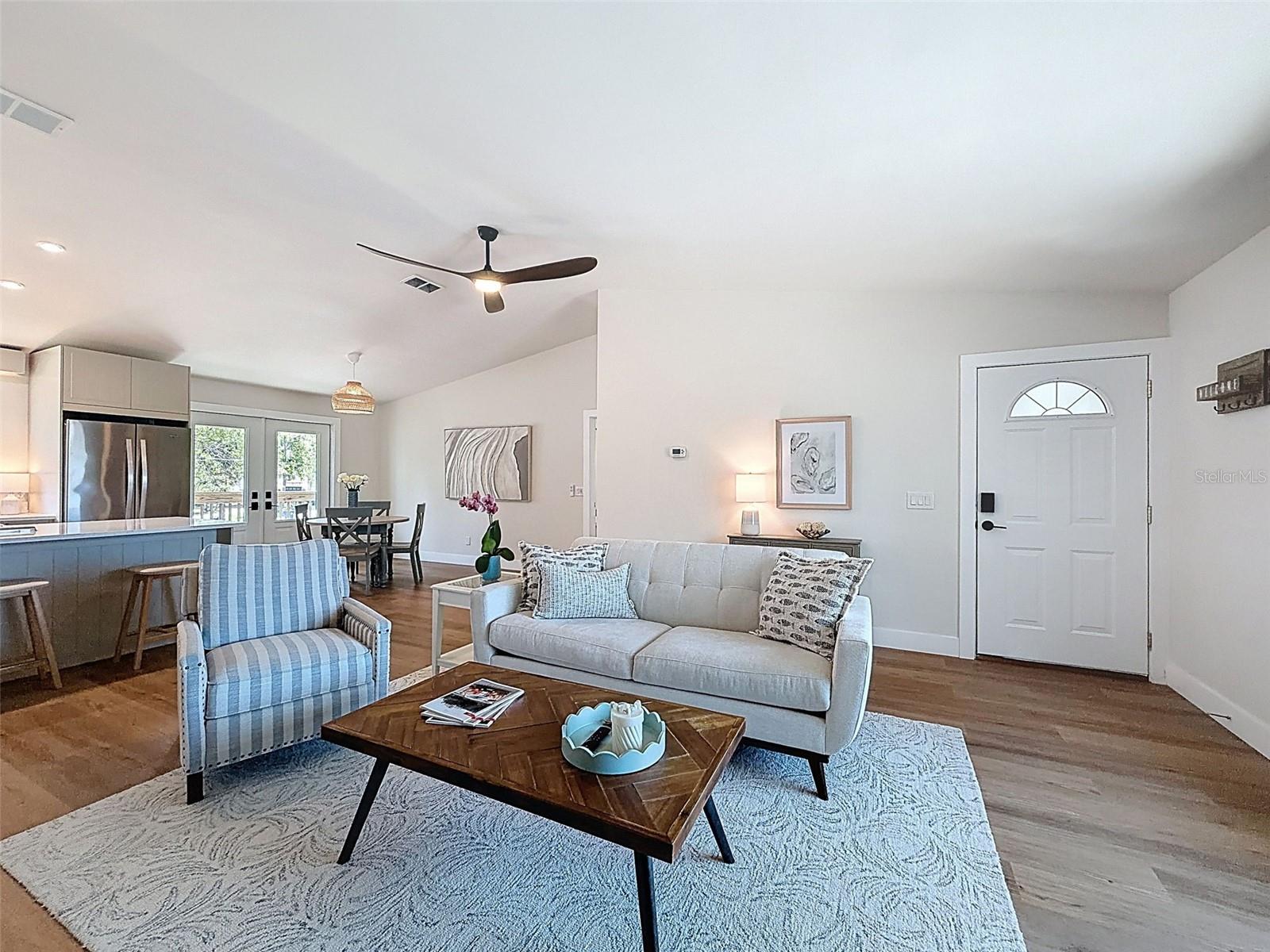 Image 3 of 29 For 1899 Shore Acres Boulevard Ne