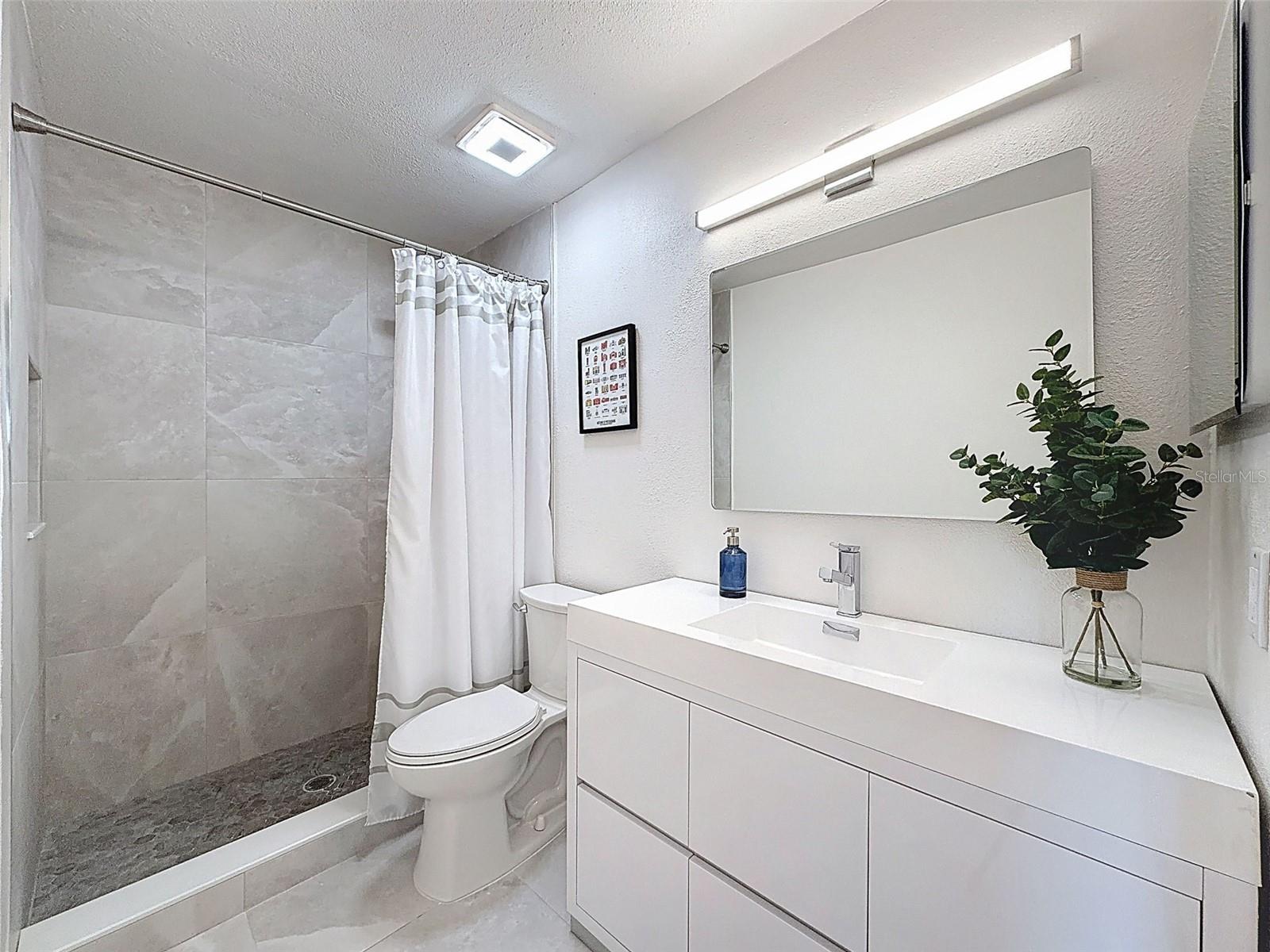 Image 5 of 29 For 1899 Shore Acres Boulevard Ne