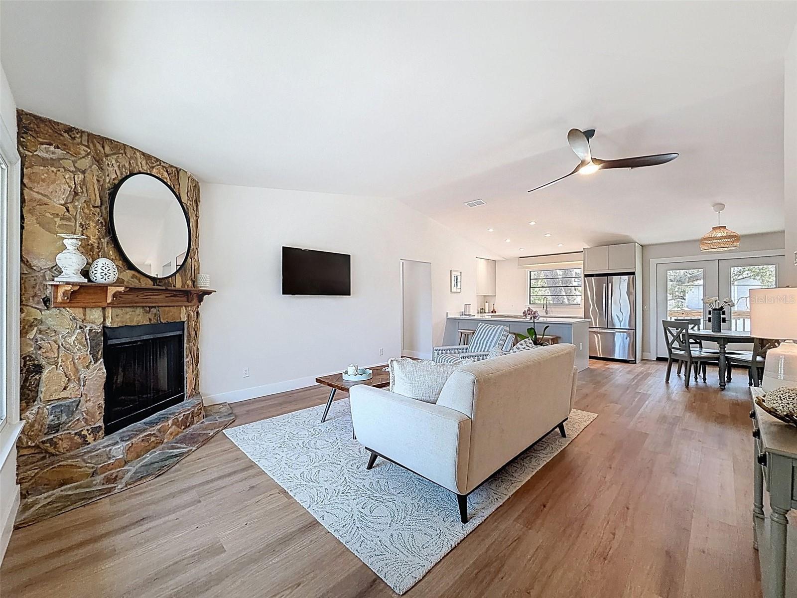 Image 9 of 29 For 1899 Shore Acres Boulevard Ne