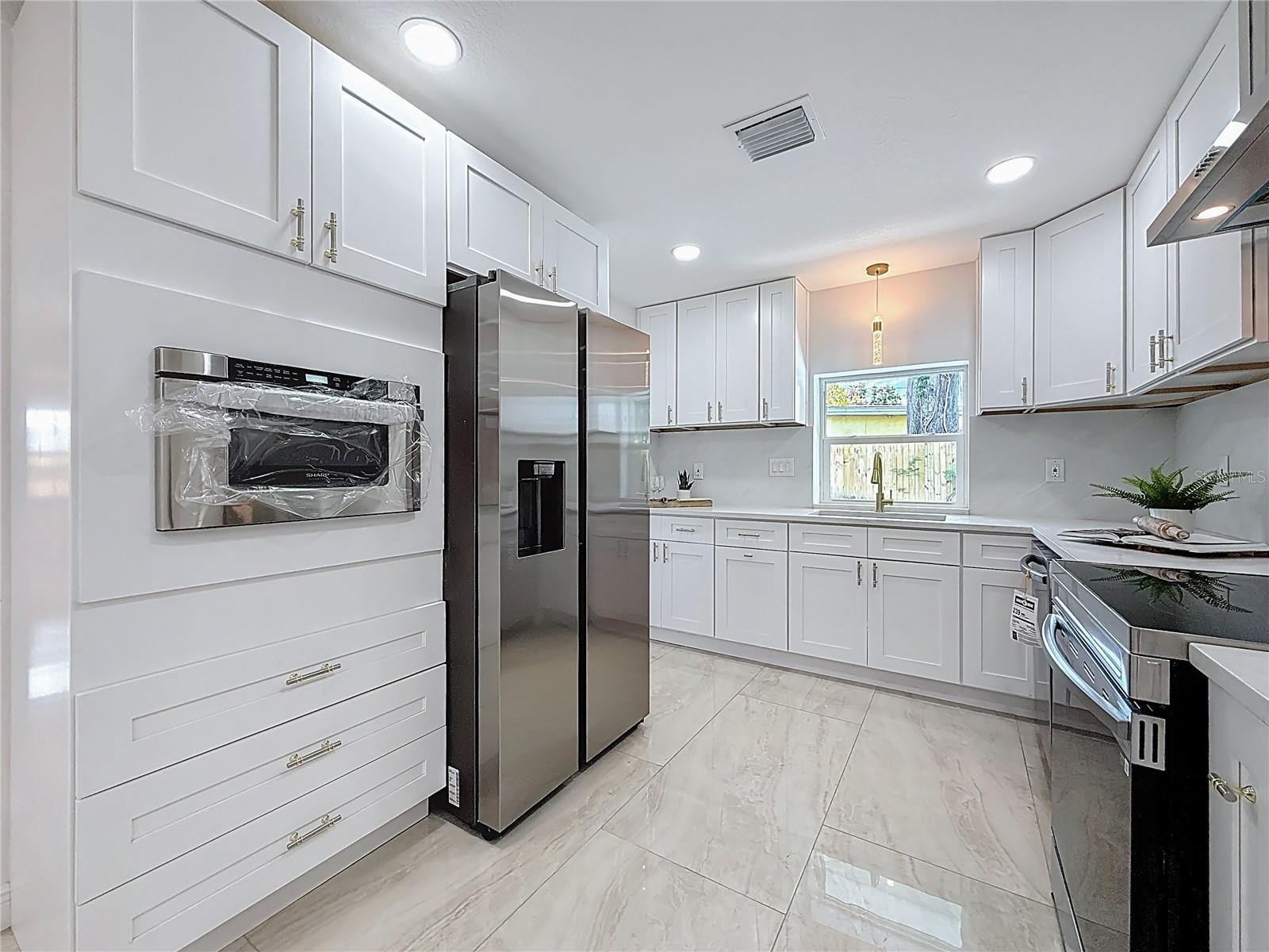 Image 12 of 46 For 910 Alcazar Way S