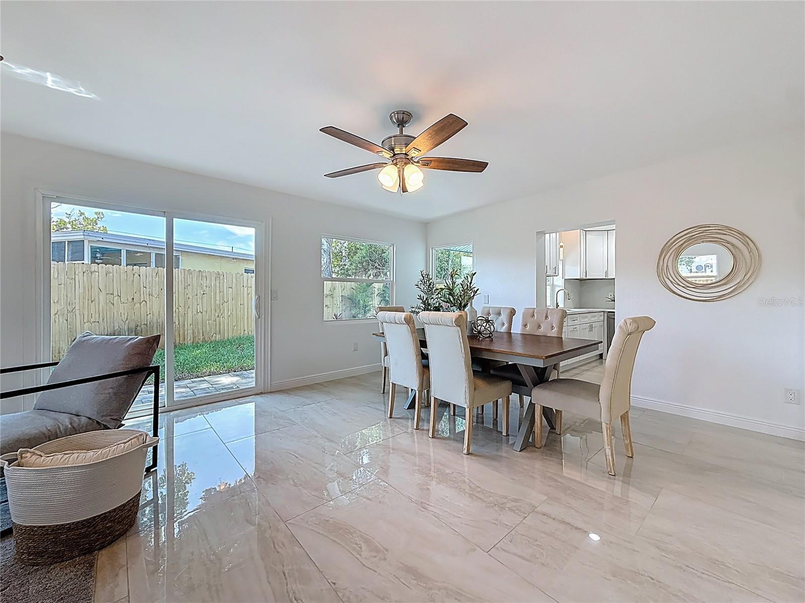 Image 20 of 46 For 910 Alcazar Way S