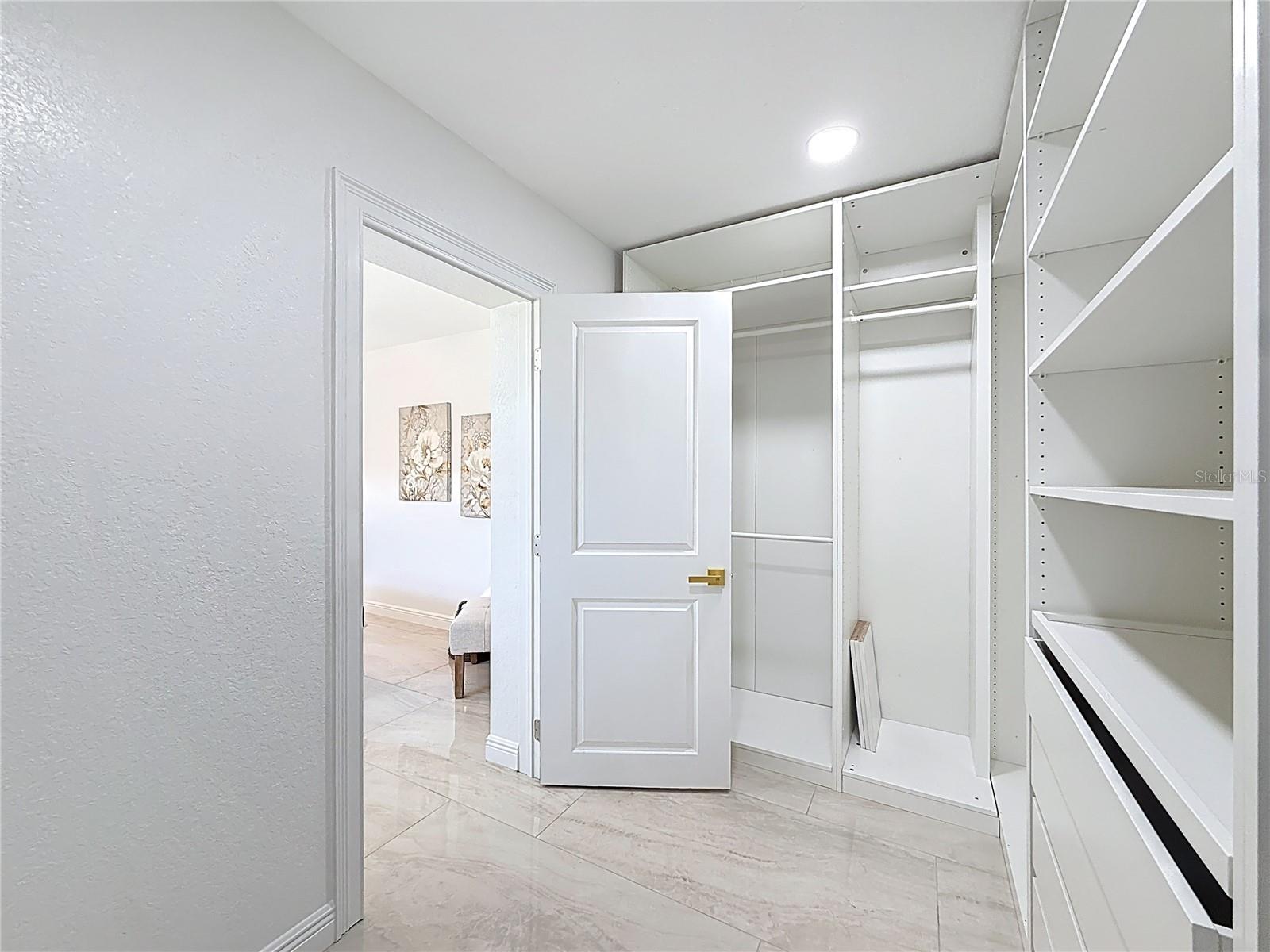 Image 29 of 46 For 910 Alcazar Way S