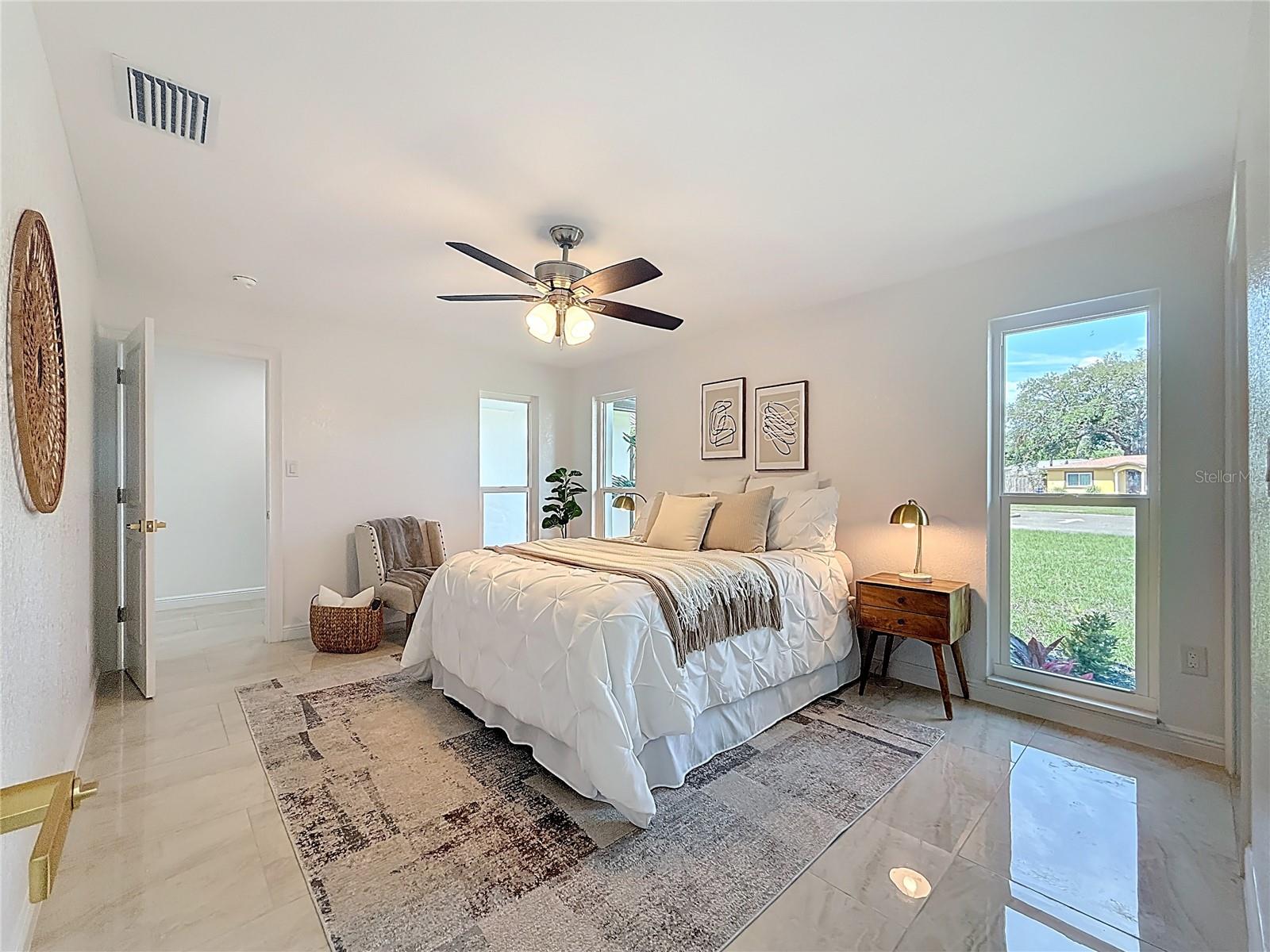 Image 33 of 46 For 910 Alcazar Way S