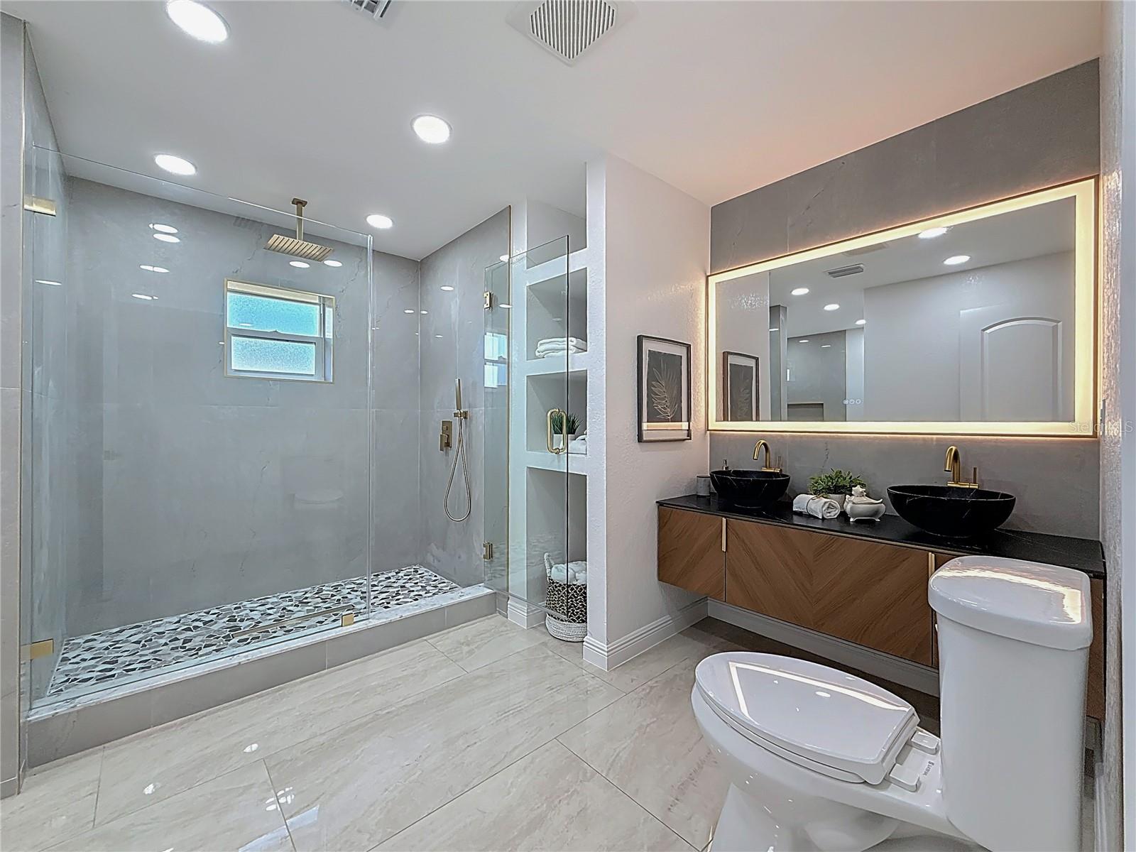 Image 36 of 46 For 910 Alcazar Way S