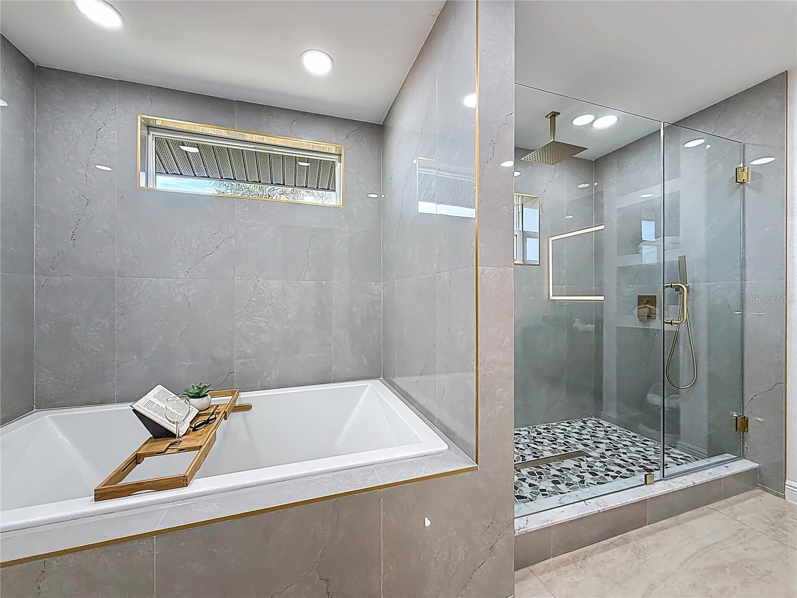 Image 37 of 46 For 910 Alcazar Way S