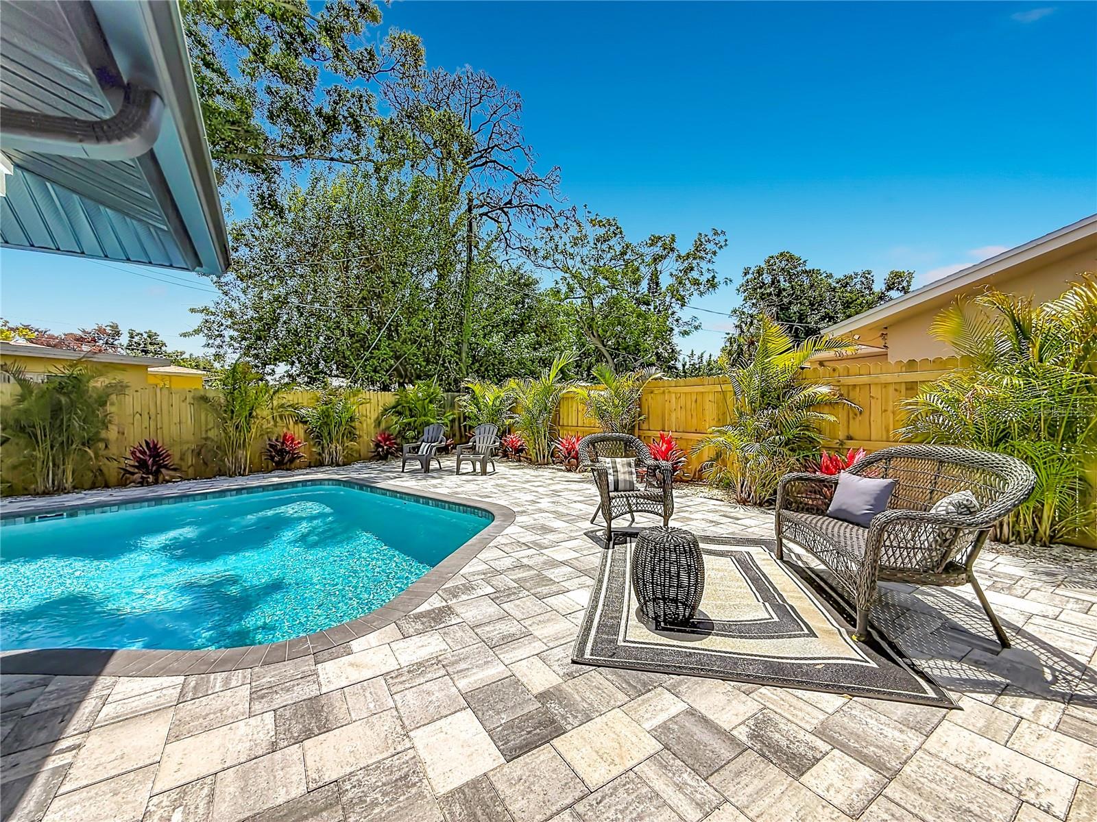 Image 41 of 46 For 910 Alcazar Way S