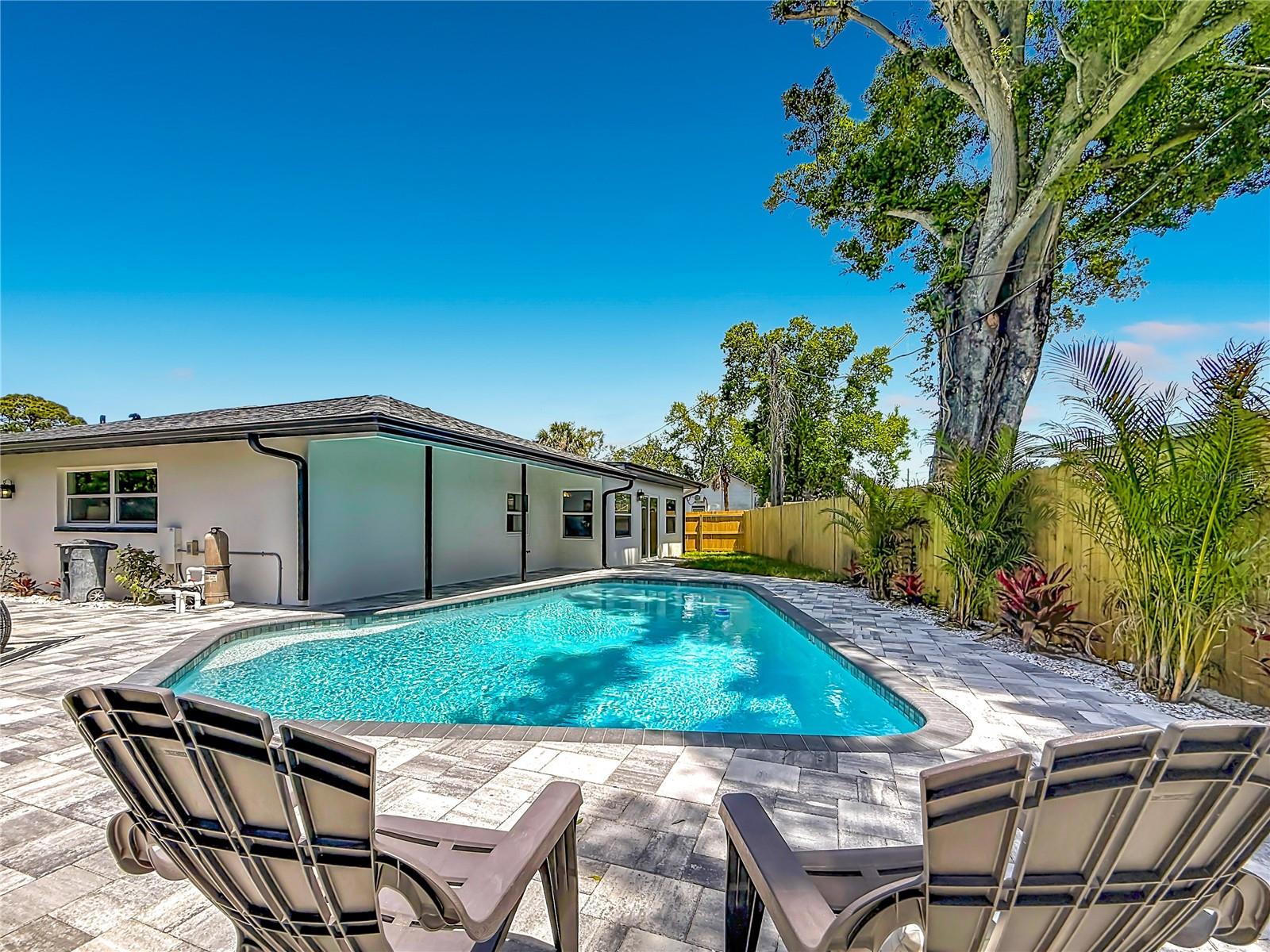 Image 42 of 46 For 910 Alcazar Way S