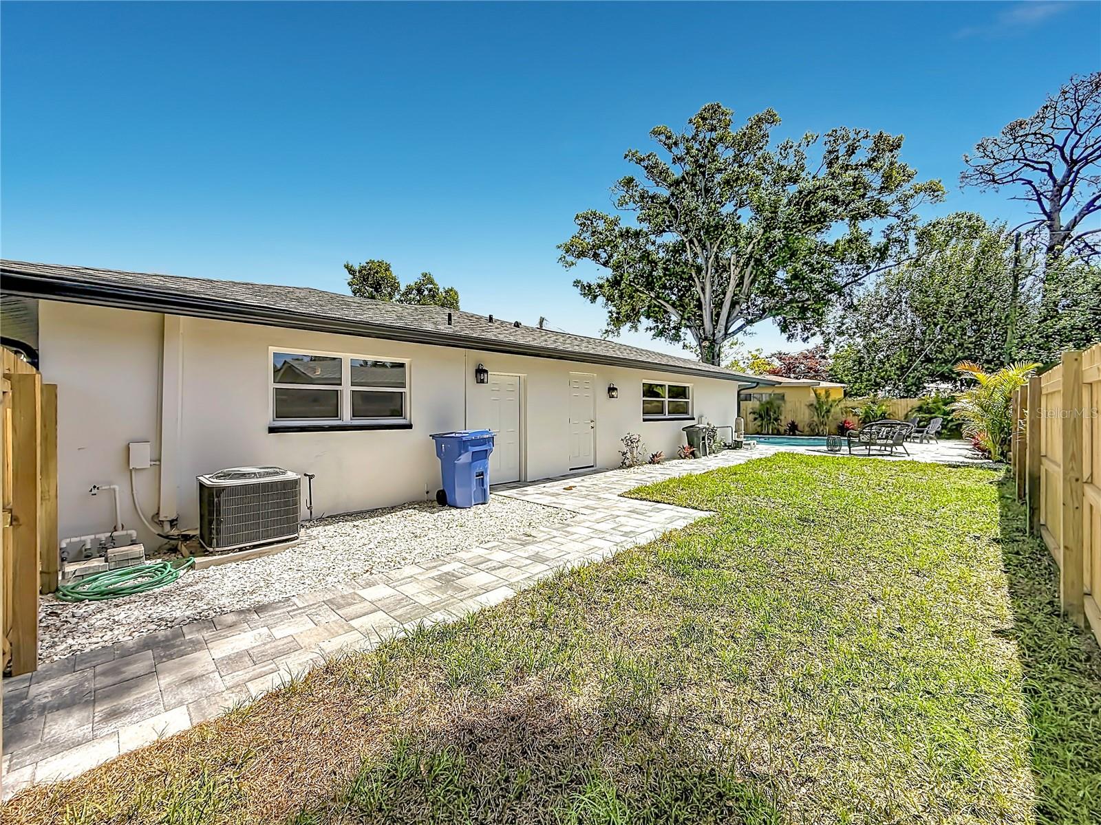 Image 44 of 46 For 910 Alcazar Way S