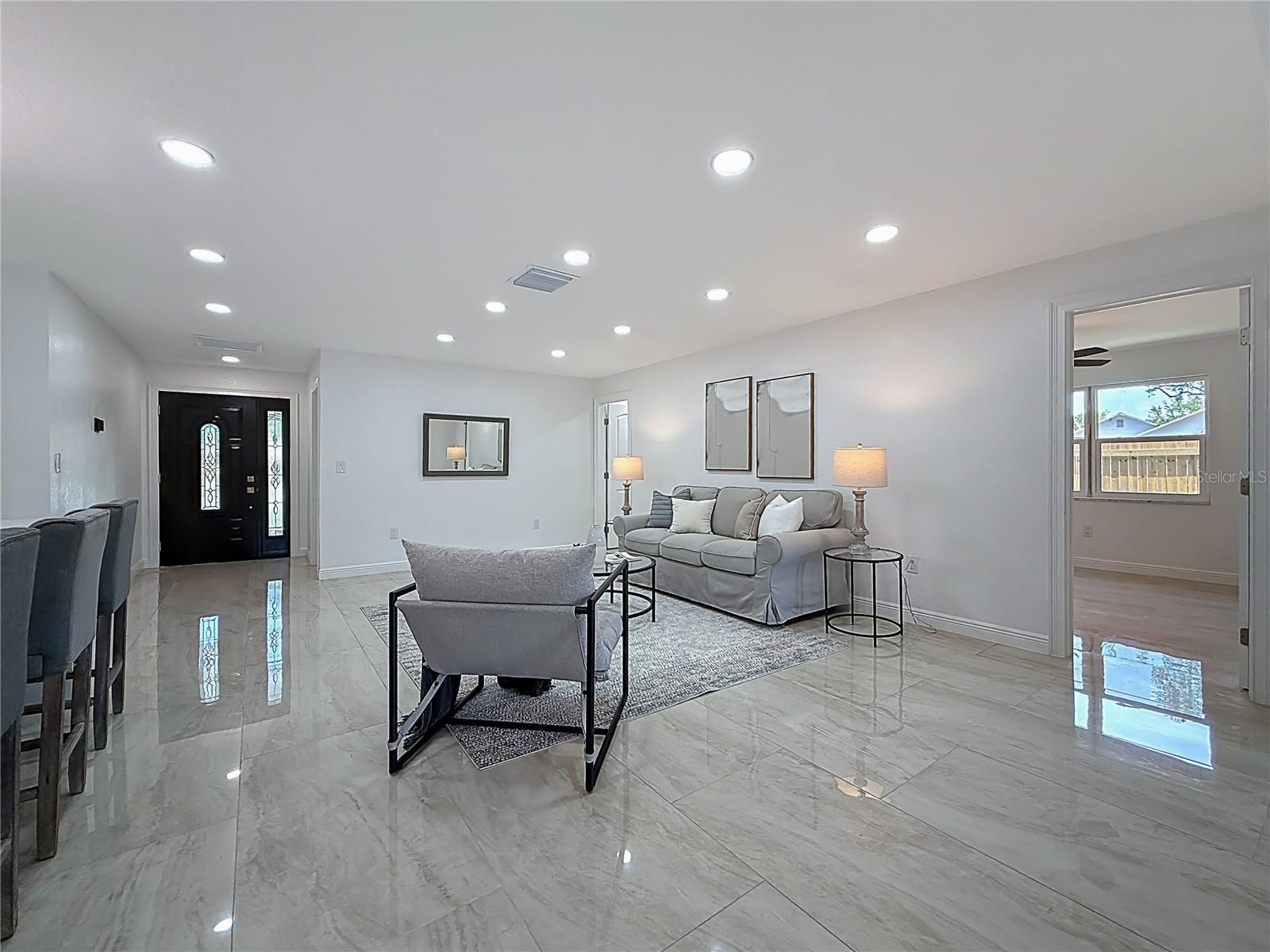 Image 6 of 46 For 910 Alcazar Way S