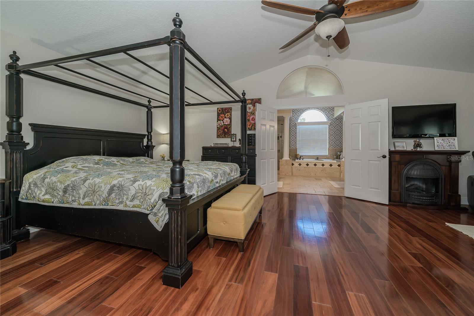 Image 54 of 94 For 10408 Riverburn Drive