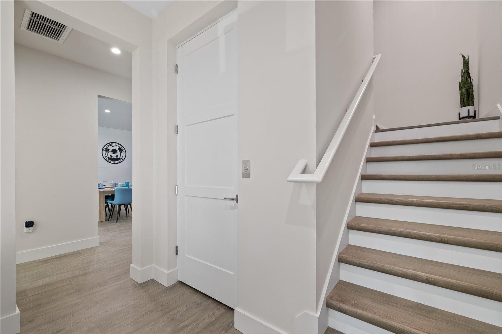 Image 11 of 54 For 623 Petit Way