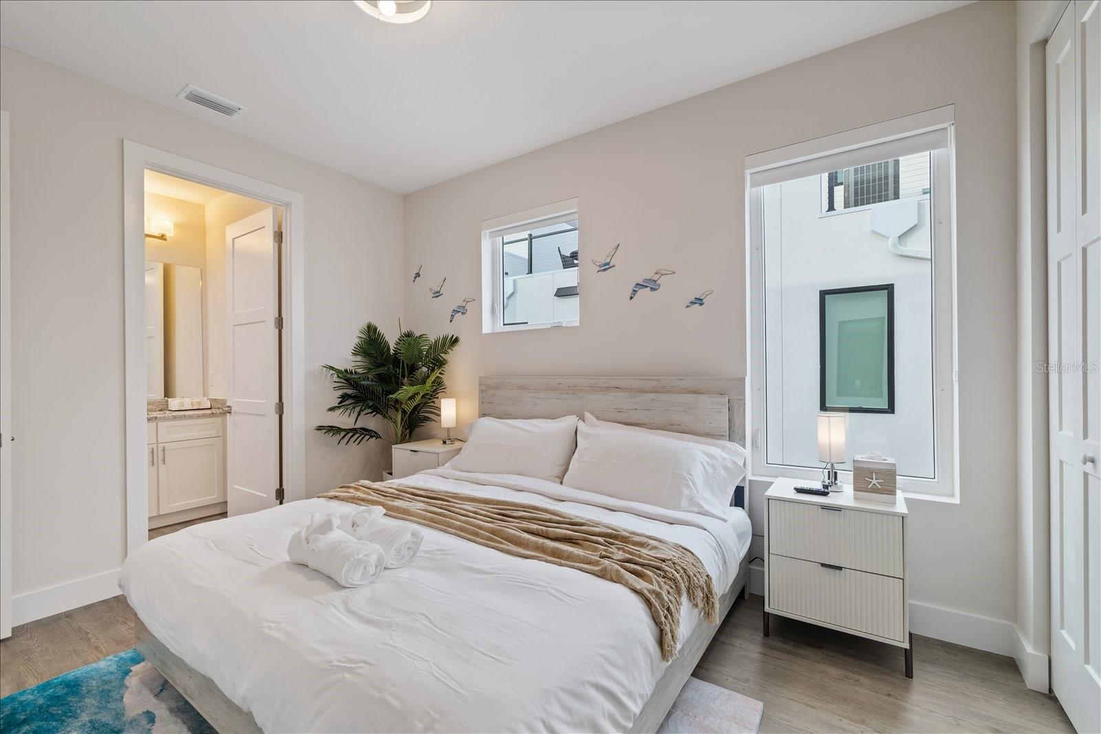 Image 28 of 54 For 623 Petit Way