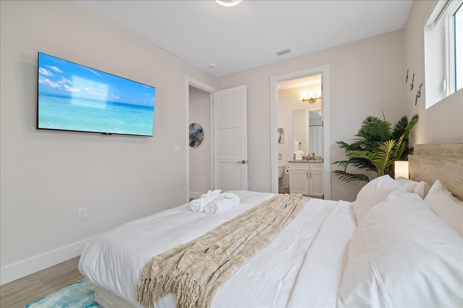 Image 29 of 54 For 623 Petit Way