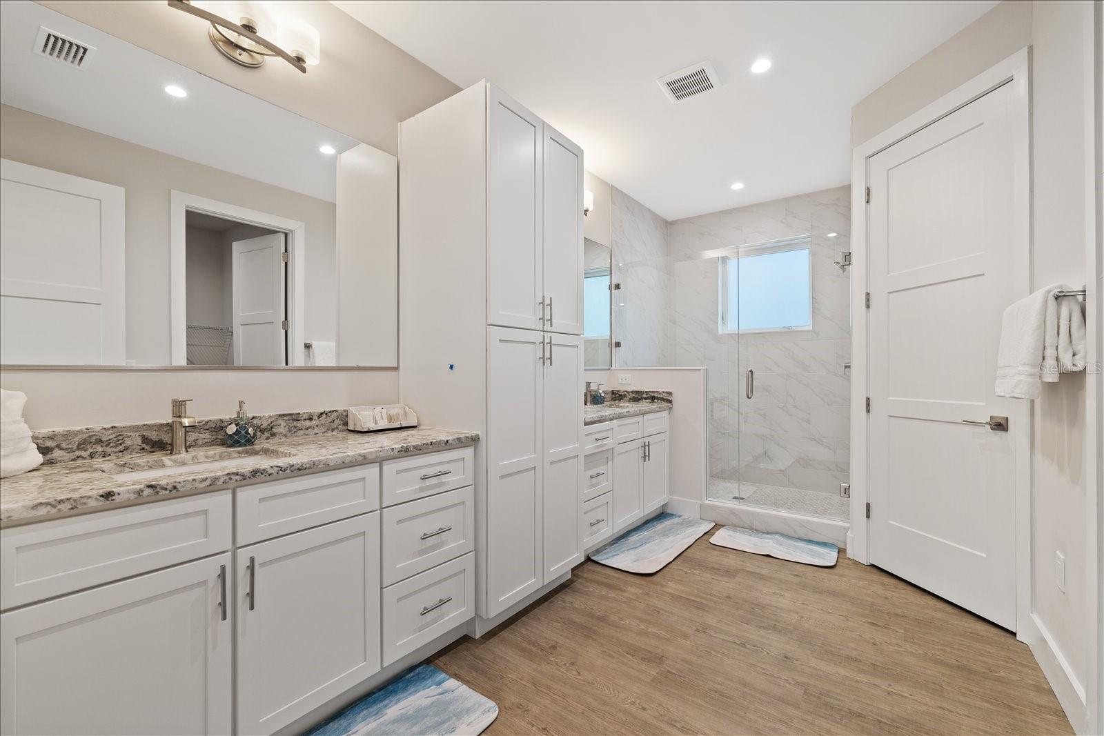 Image 41 of 54 For 623 Petit Way