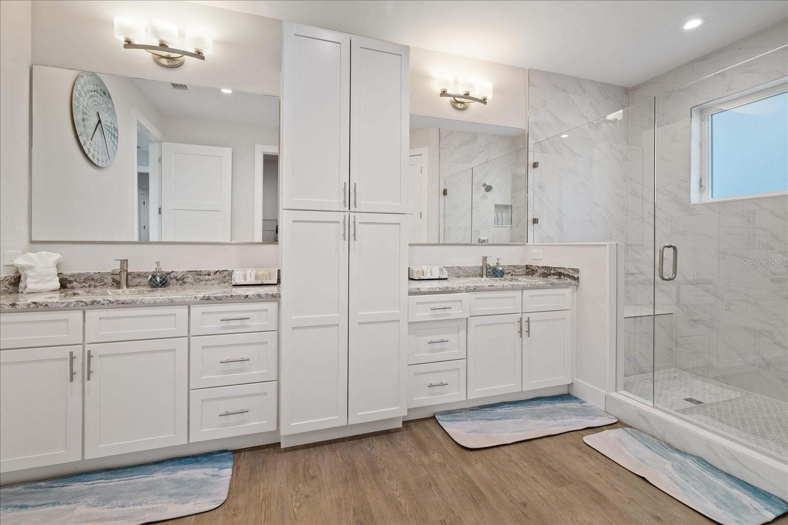 Image 42 of 54 For 623 Petit Way