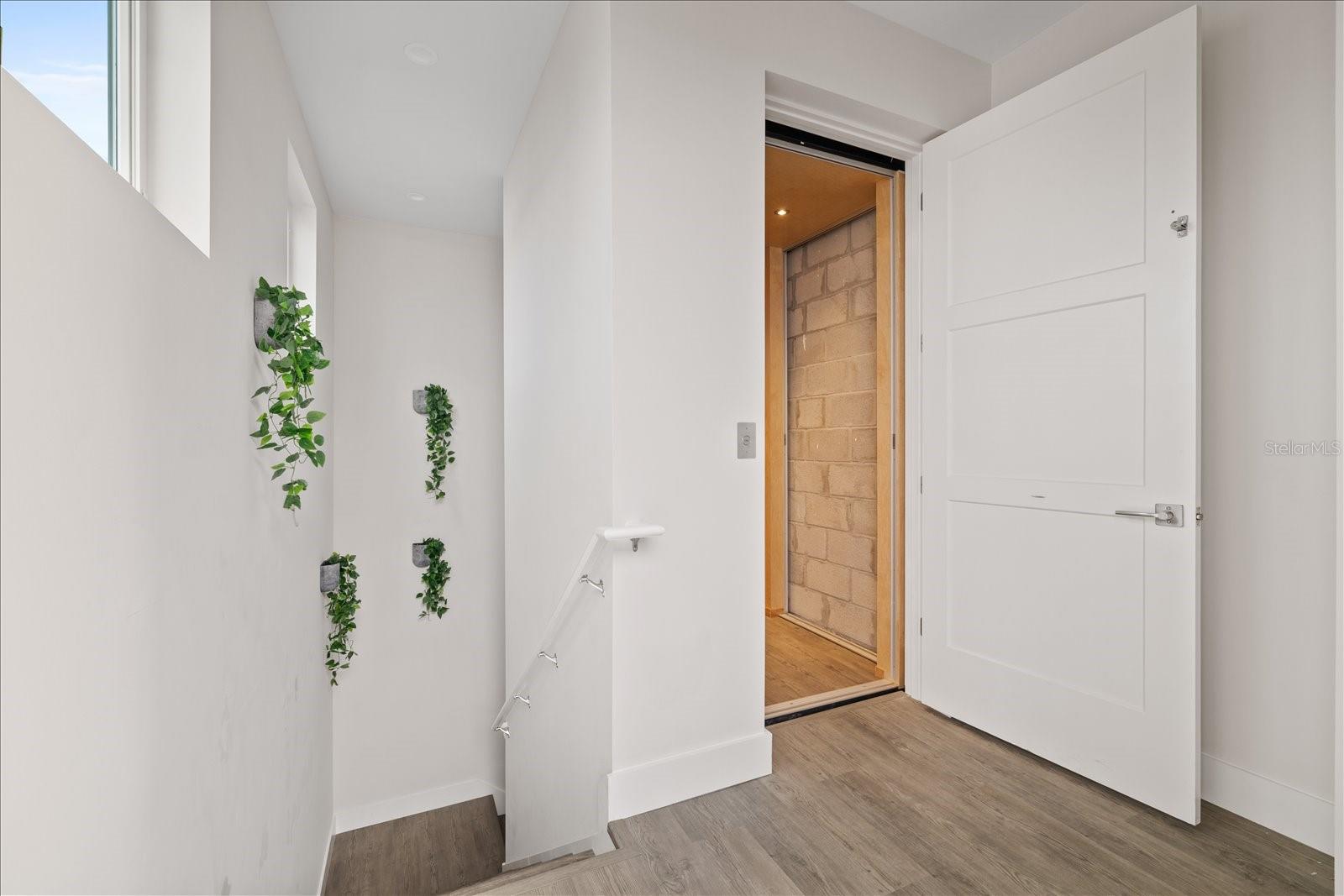 Image 45 of 54 For 623 Petit Way