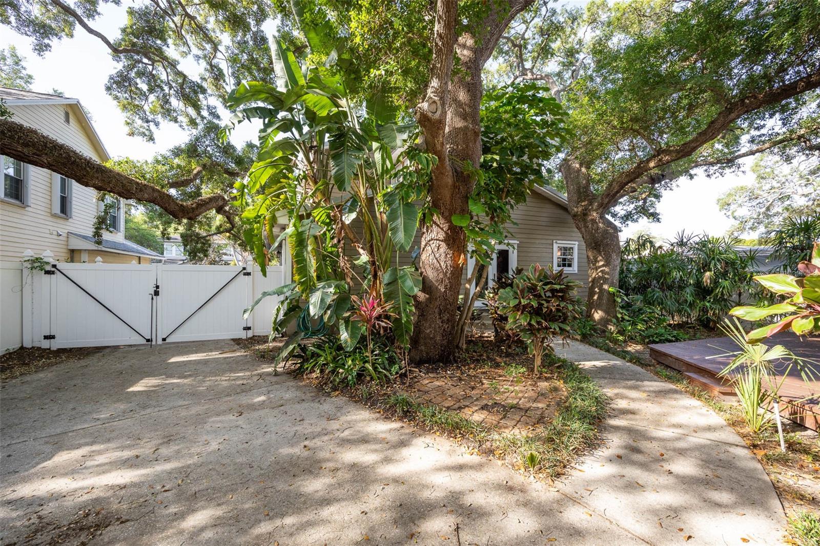 Image 17 of 46 For 3311 Hawthorne Road