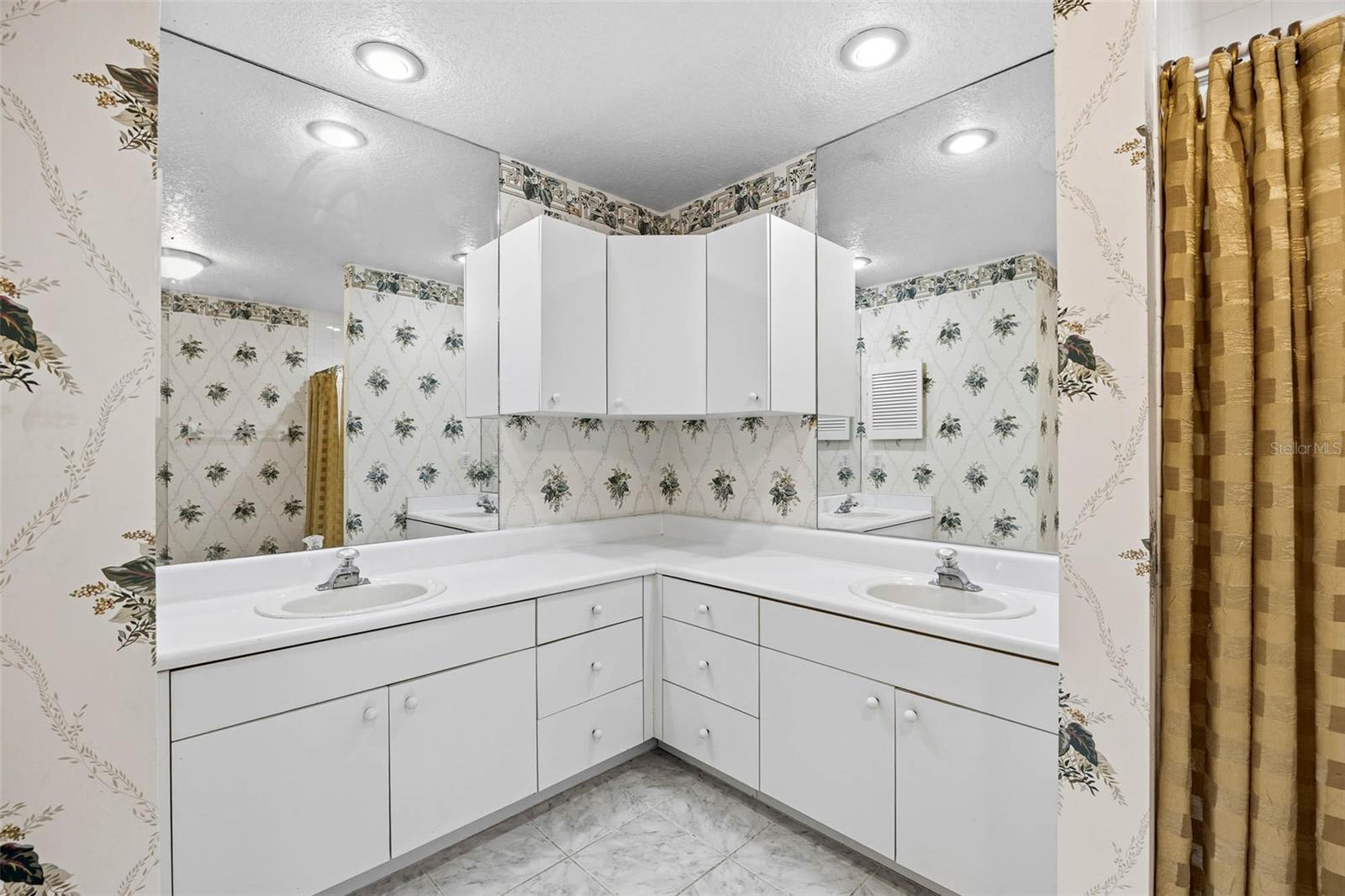 Image 25 of 46 For 3311 Hawthorne Road