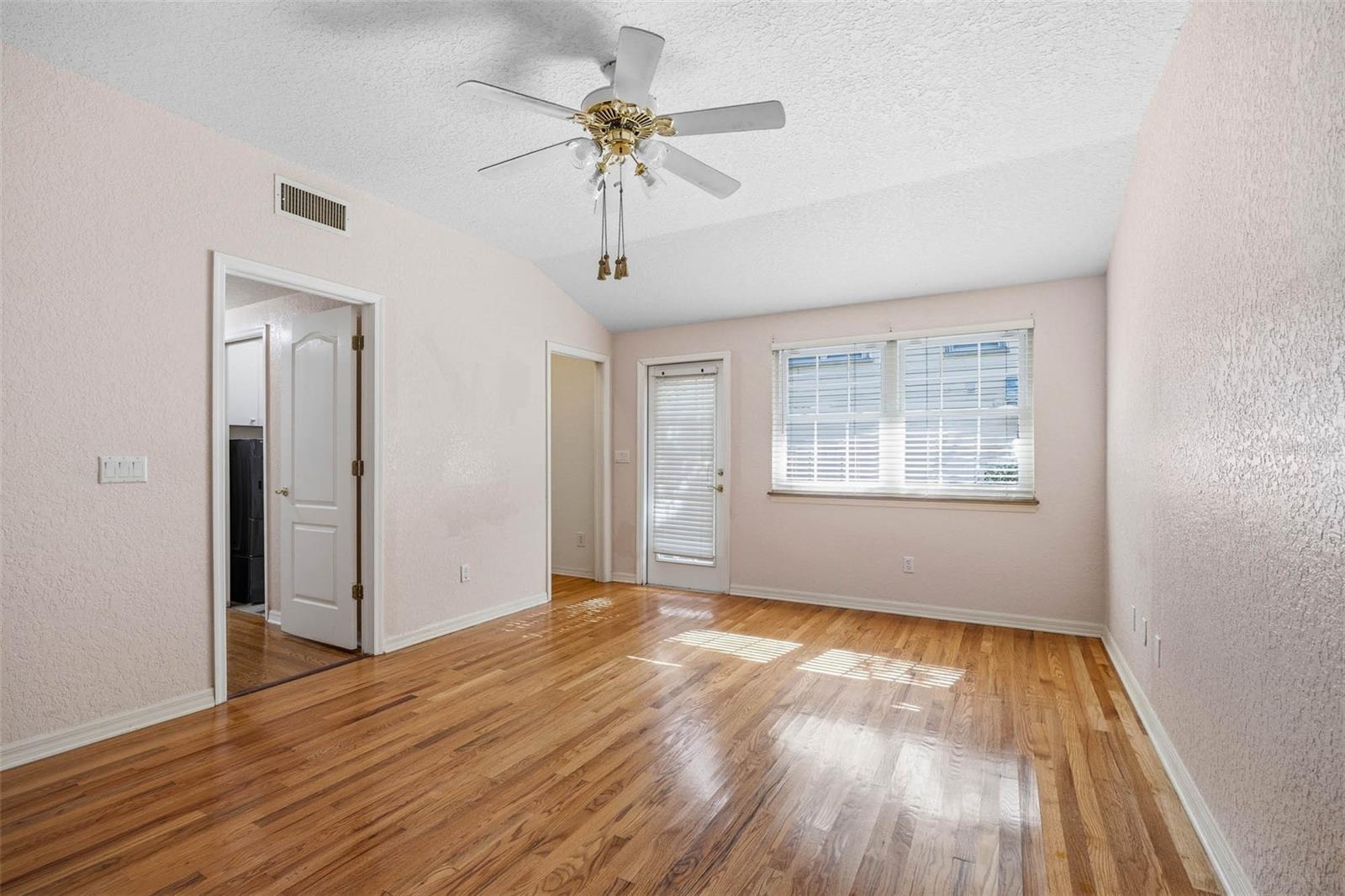 Image 32 of 46 For 3311 Hawthorne Road