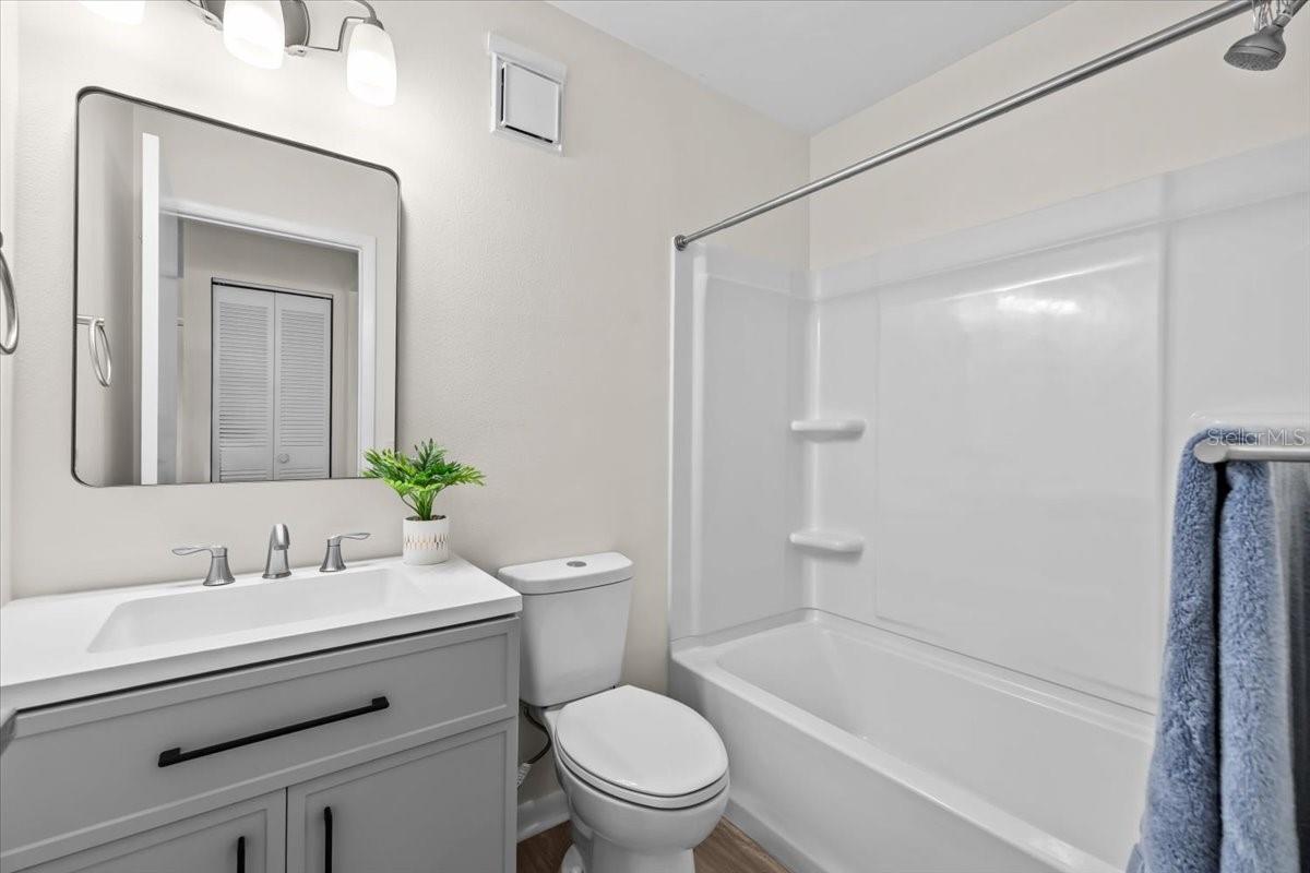 Image 14 of 29 For 1390 Oak Hill Drive 202