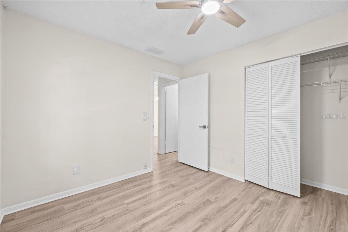 Image 16 of 29 For 1390 Oak Hill Drive 202