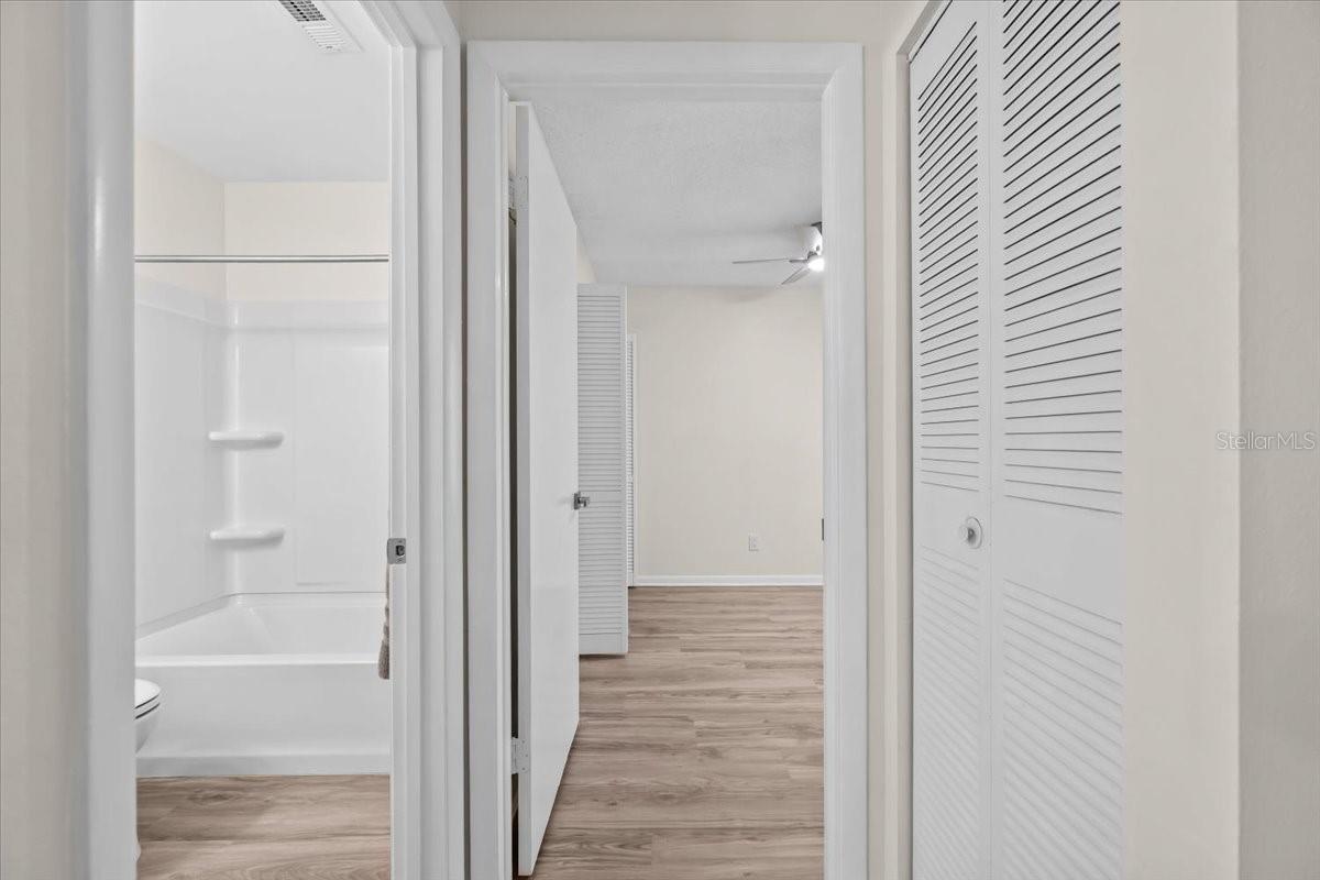 Image 17 of 29 For 1390 Oak Hill Drive 202