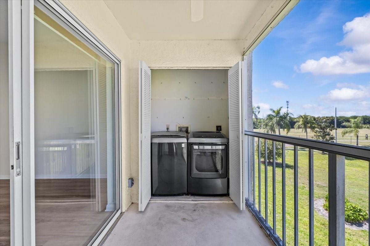 Image 24 of 29 For 1390 Oak Hill Drive 202