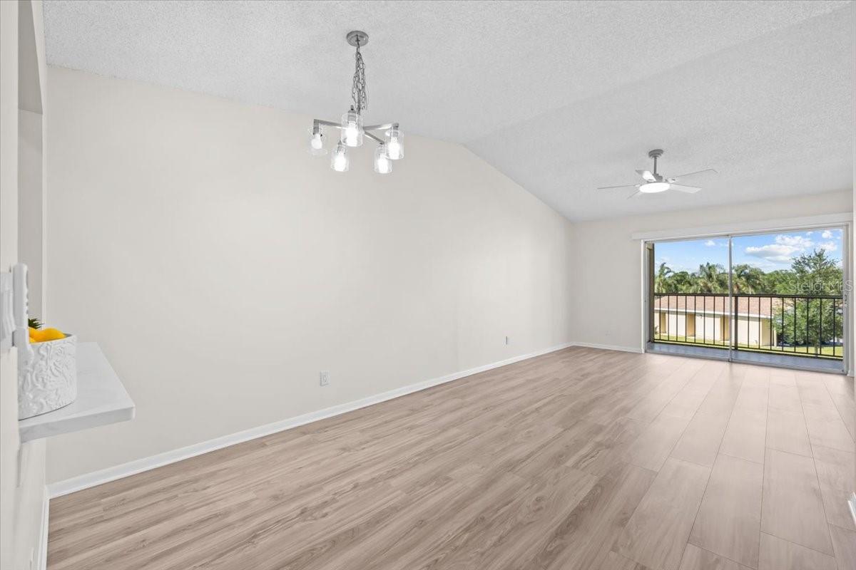 Image 7 of 29 For 1390 Oak Hill Drive 202