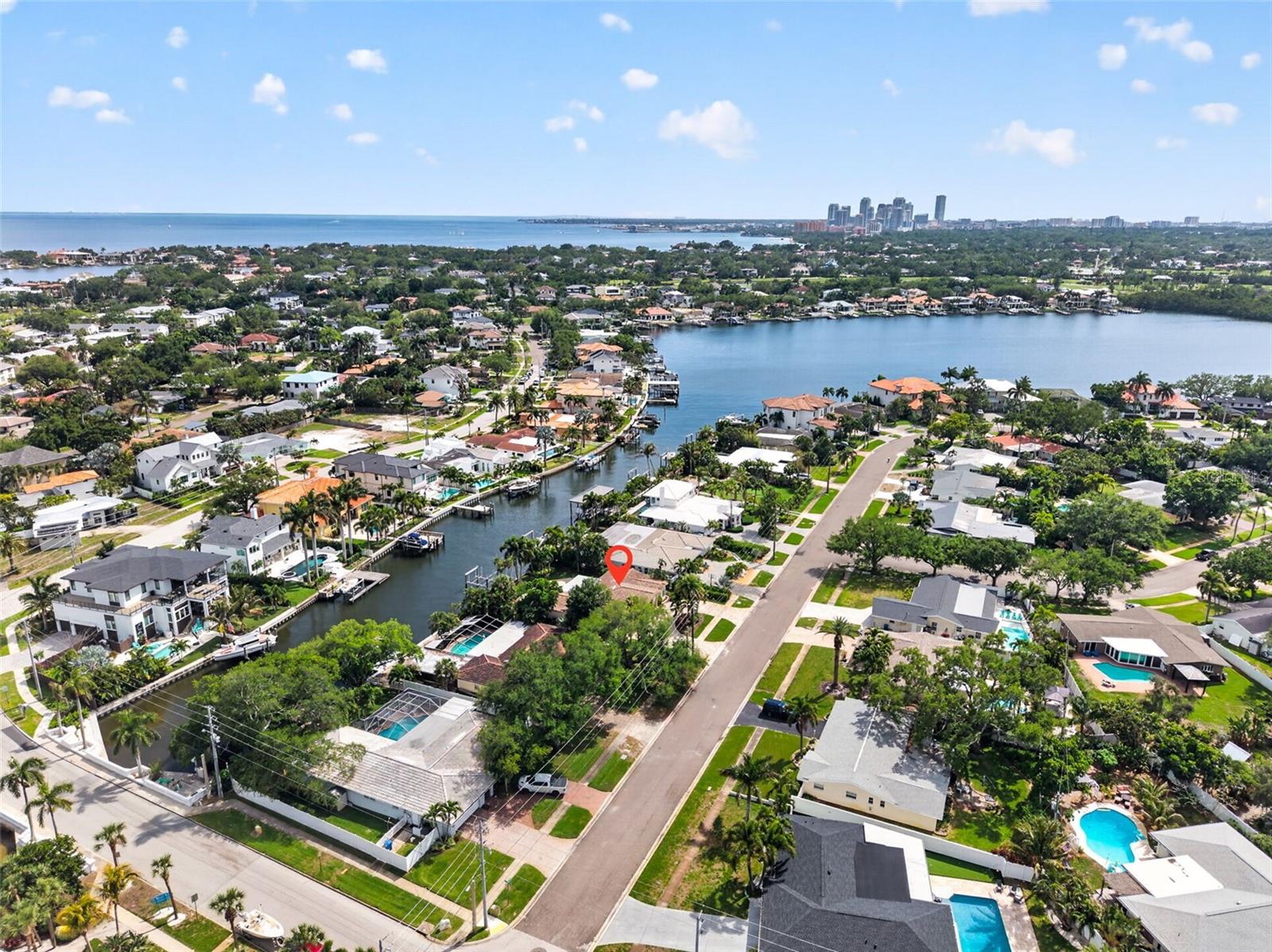 Listing photo id 8 for 1233 Eden Isle Drive Ne