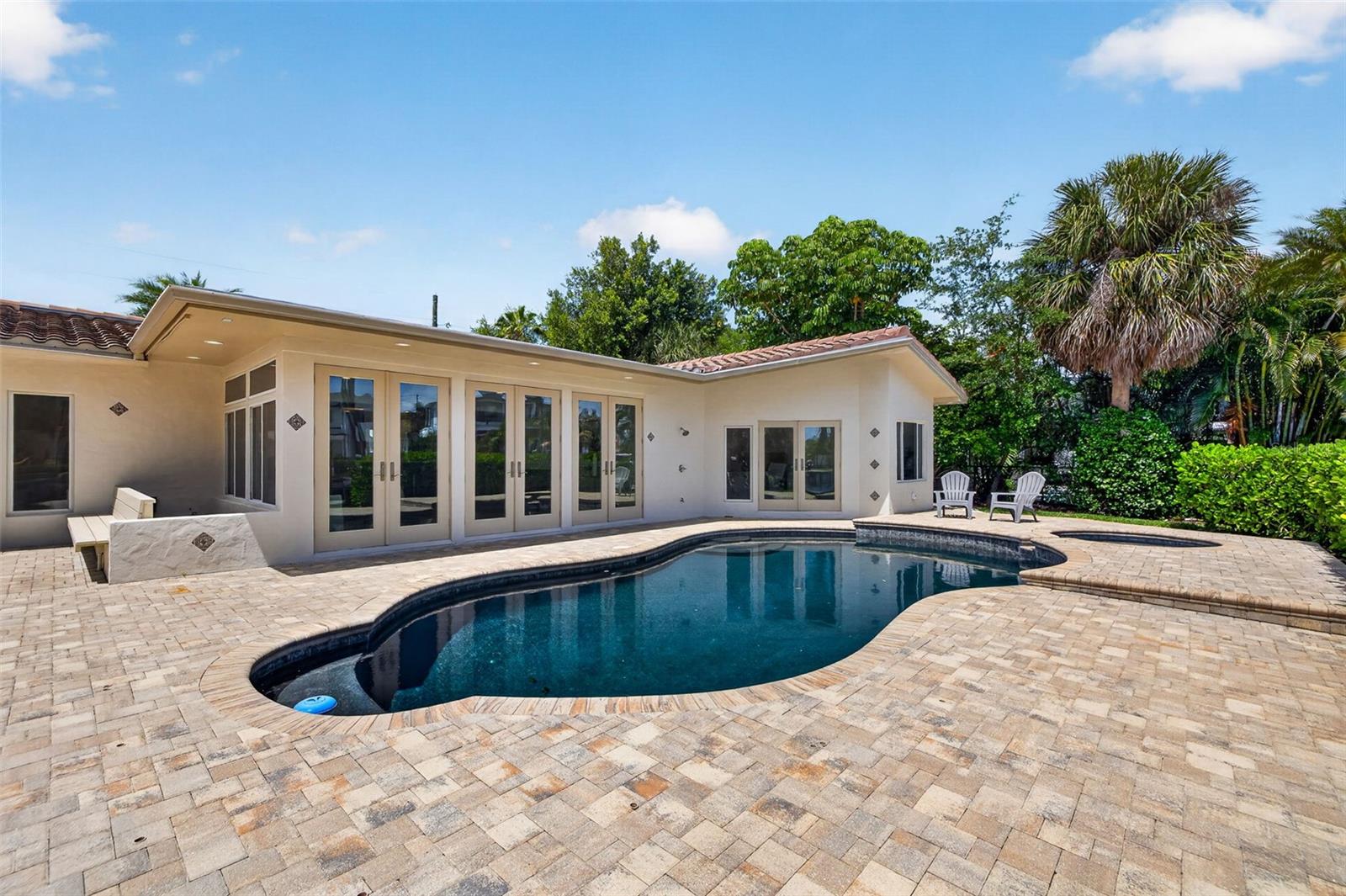 Listing photo id 9 for 1233 Eden Isle Drive Ne